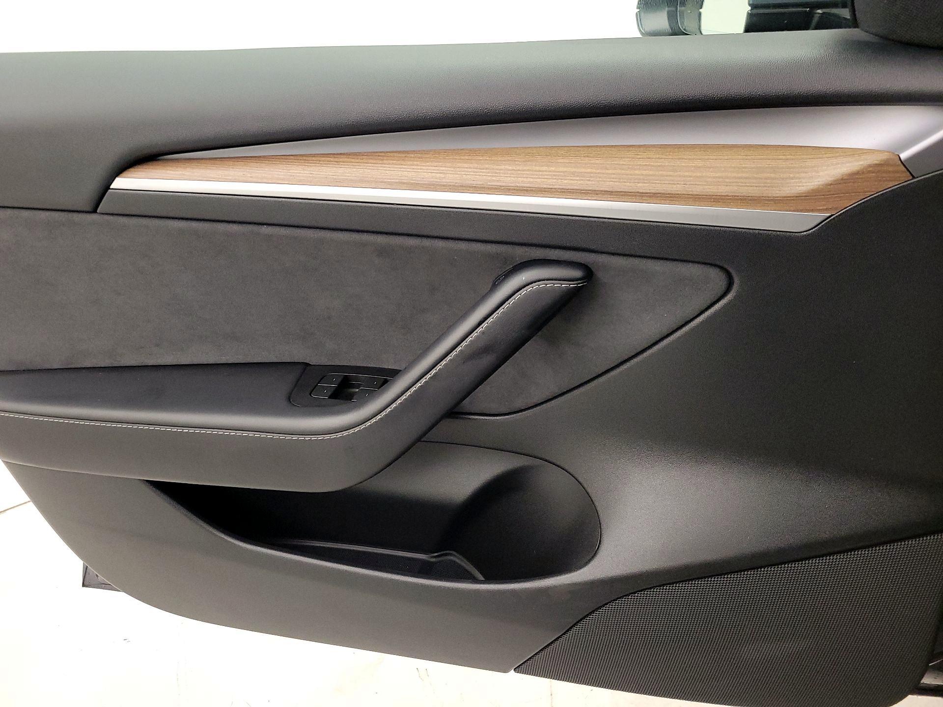 Thumbnail: 2023 Tesla Model 3 - 12