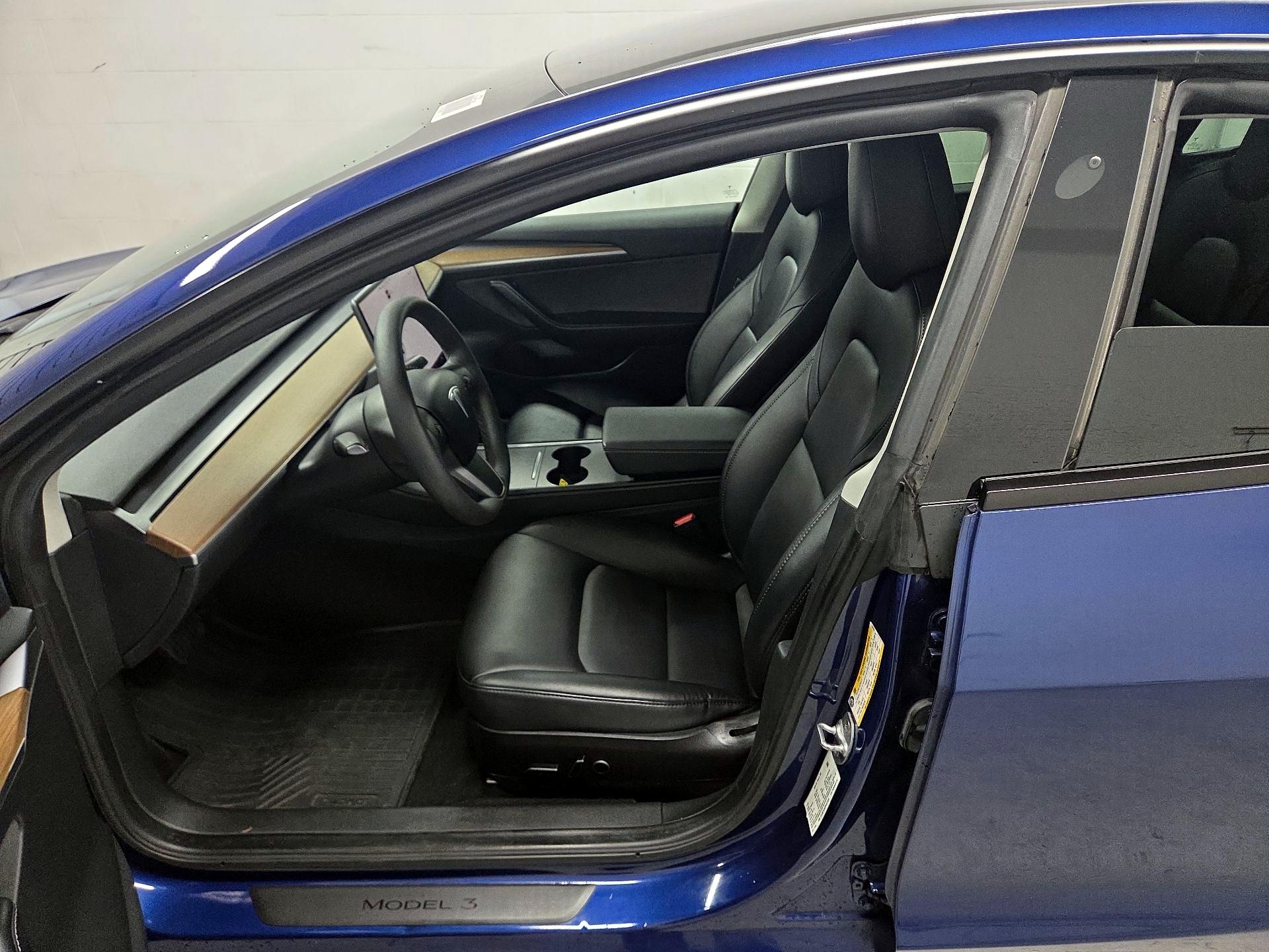 Thumbnail: 2023 Tesla Model 3 - 11