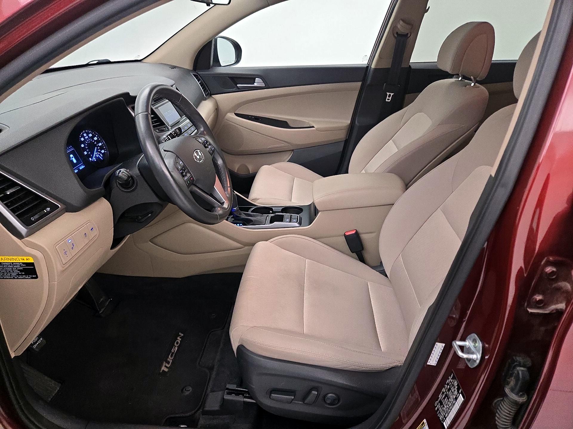 Thumbnail: 2016 Hyundai Tucson - 11