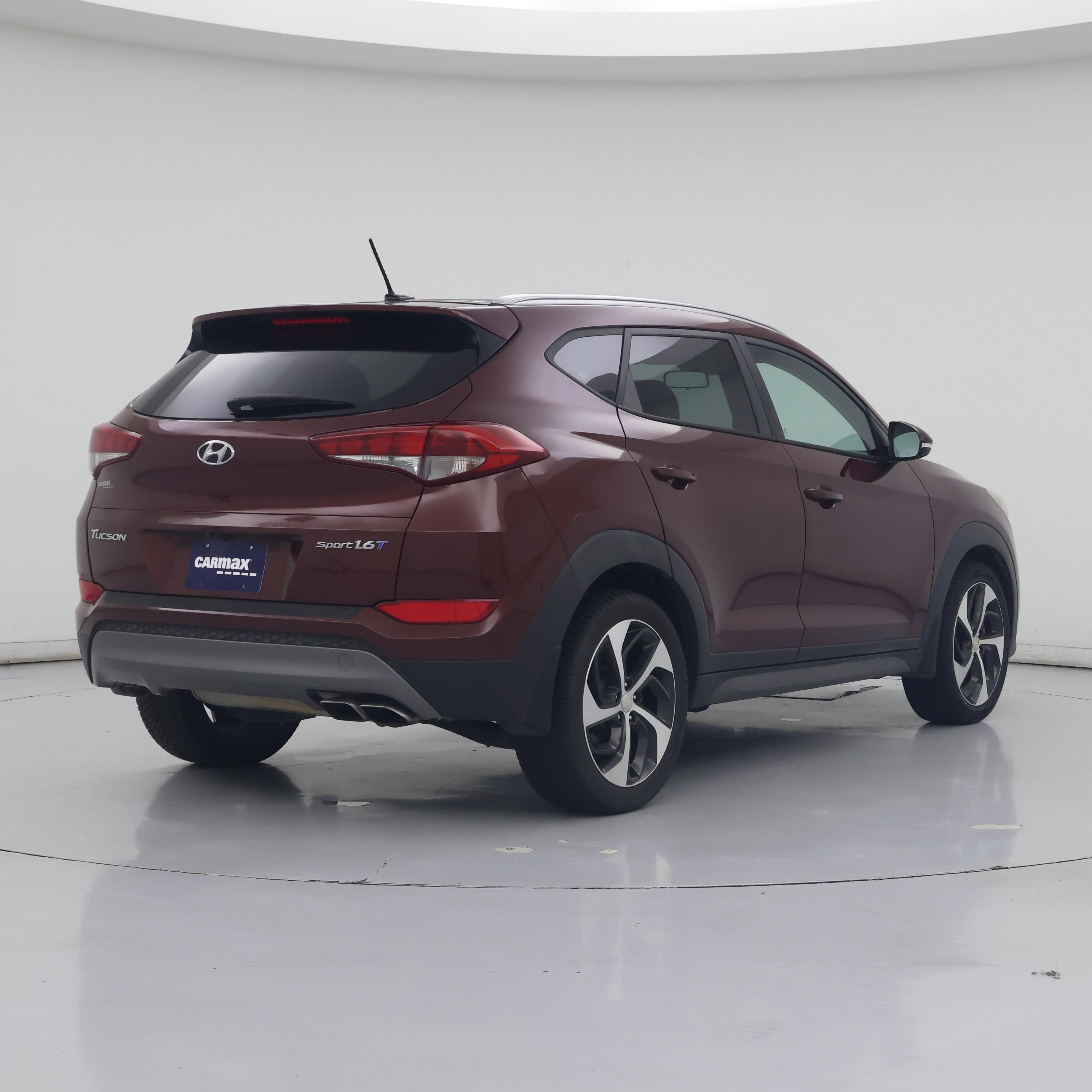 Thumbnail: 2016 Hyundai Tucson - 8