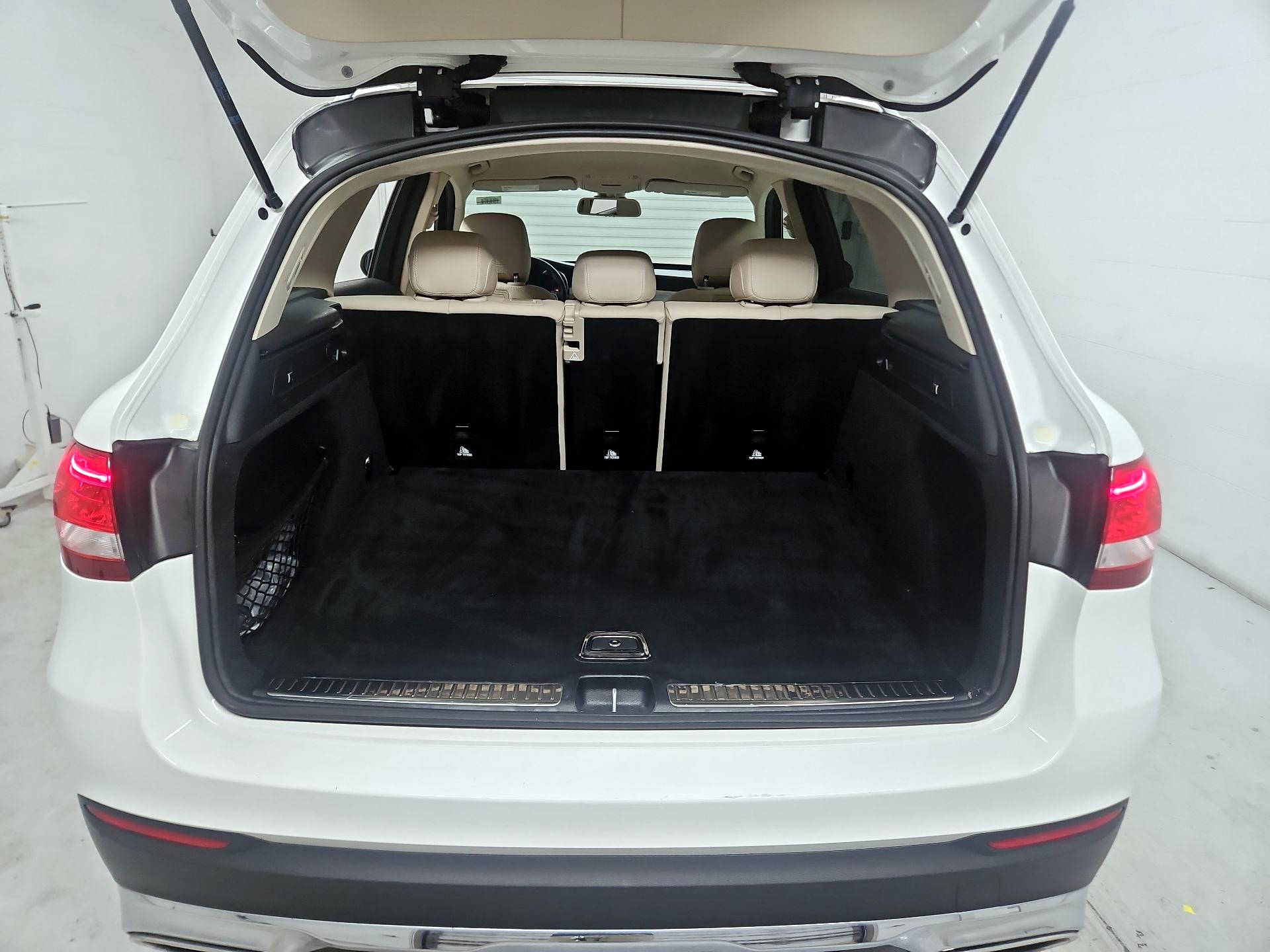 Thumbnail: 2019 Mercedes-Benz GLC - 20