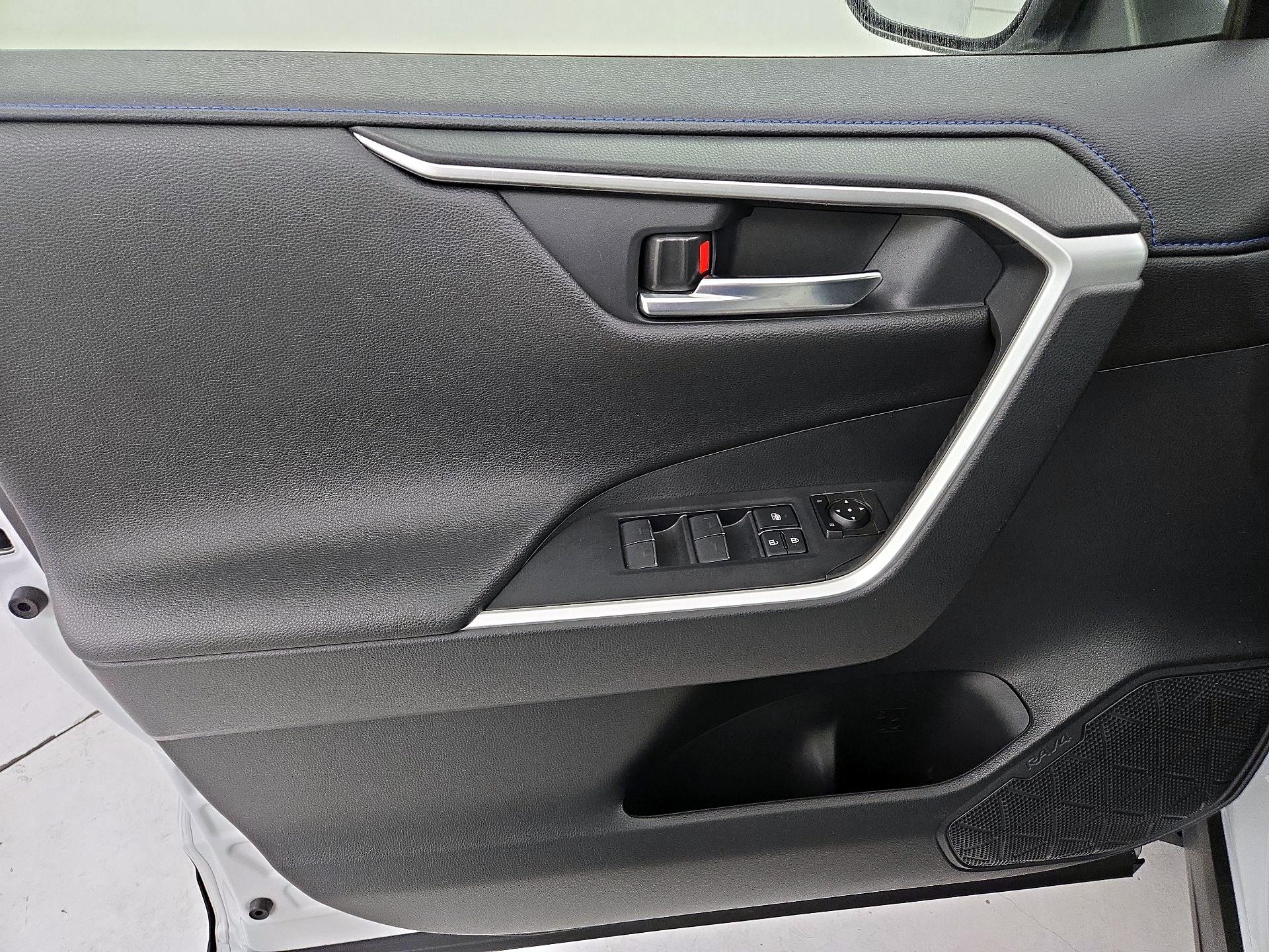 Thumbnail: 2025 Toyota RAV4 - 12