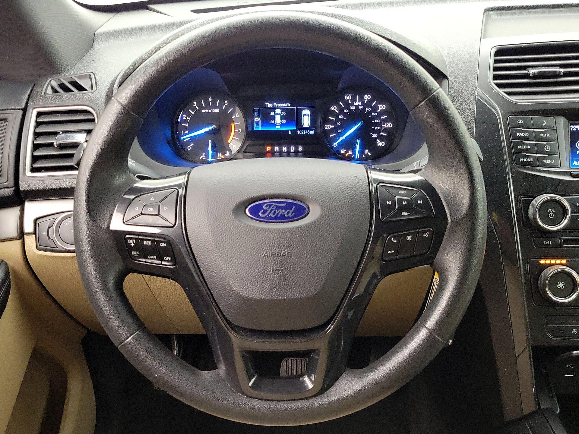 Thumbnail: 2016 Ford Explorer - 10