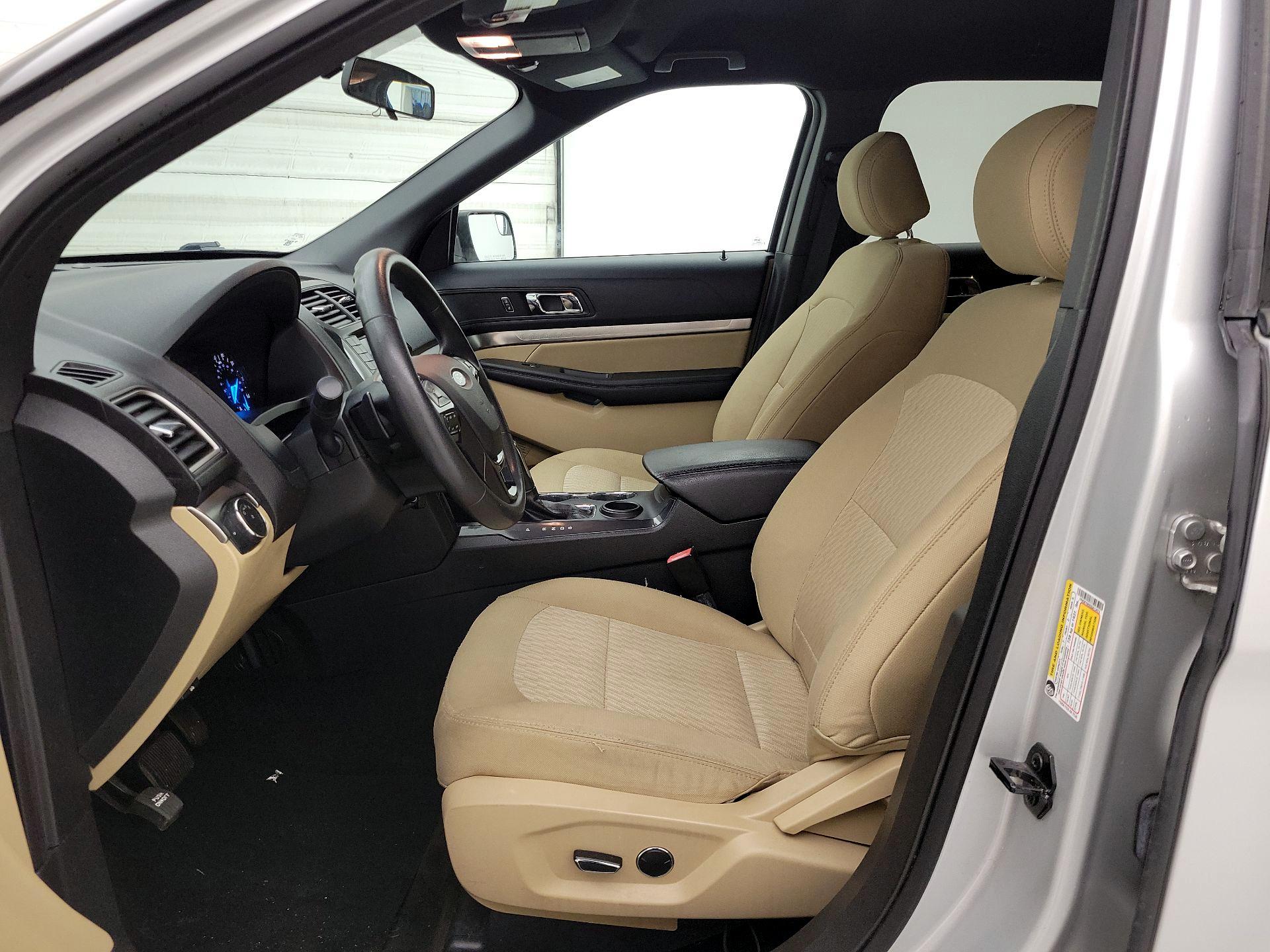 Thumbnail: 2016 Ford Explorer - 11