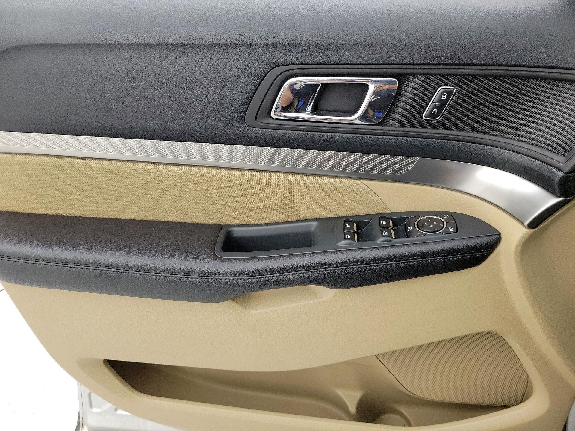 Thumbnail: 2016 Ford Explorer - 12