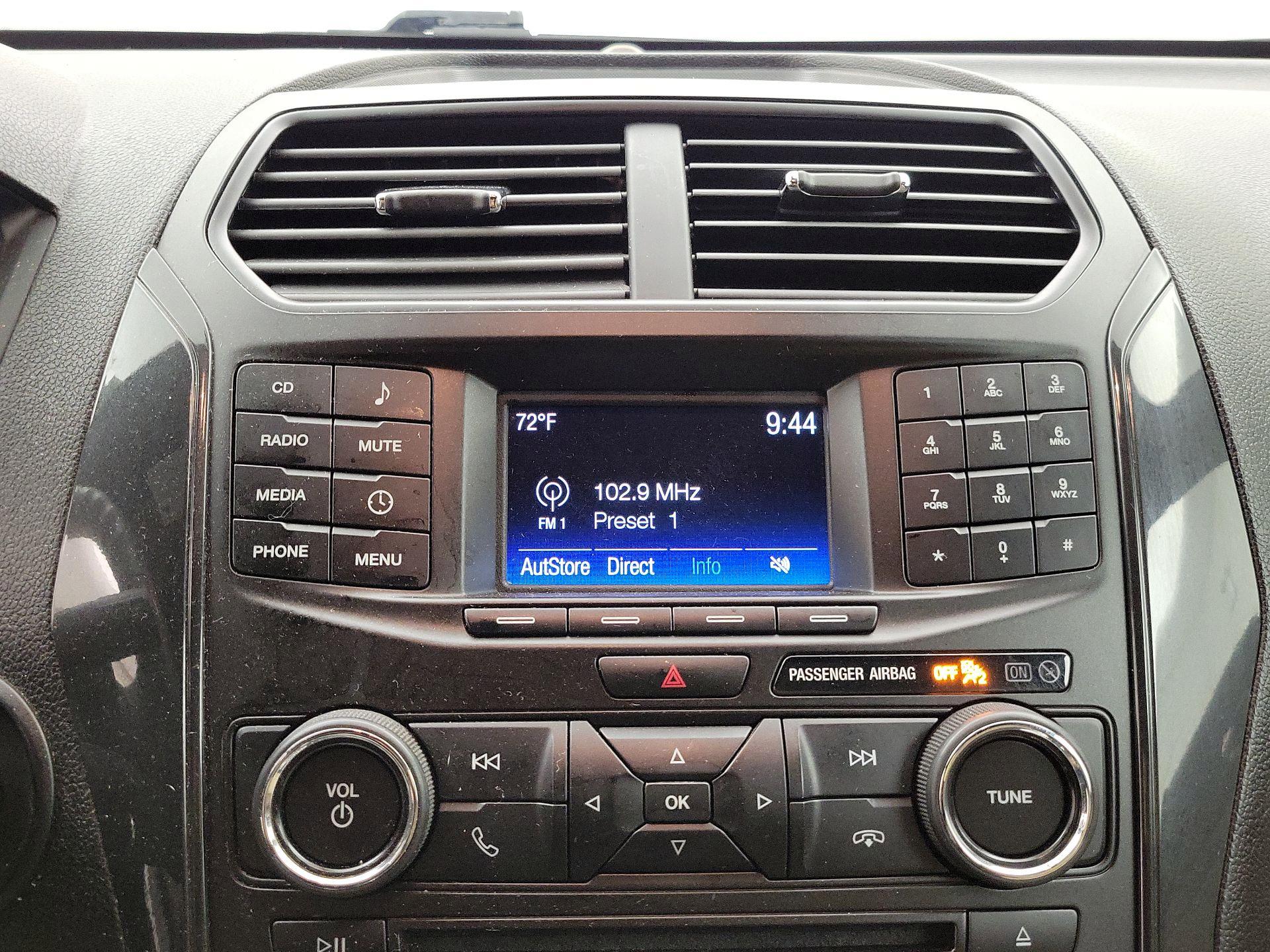 Thumbnail: 2016 Ford Explorer - 15