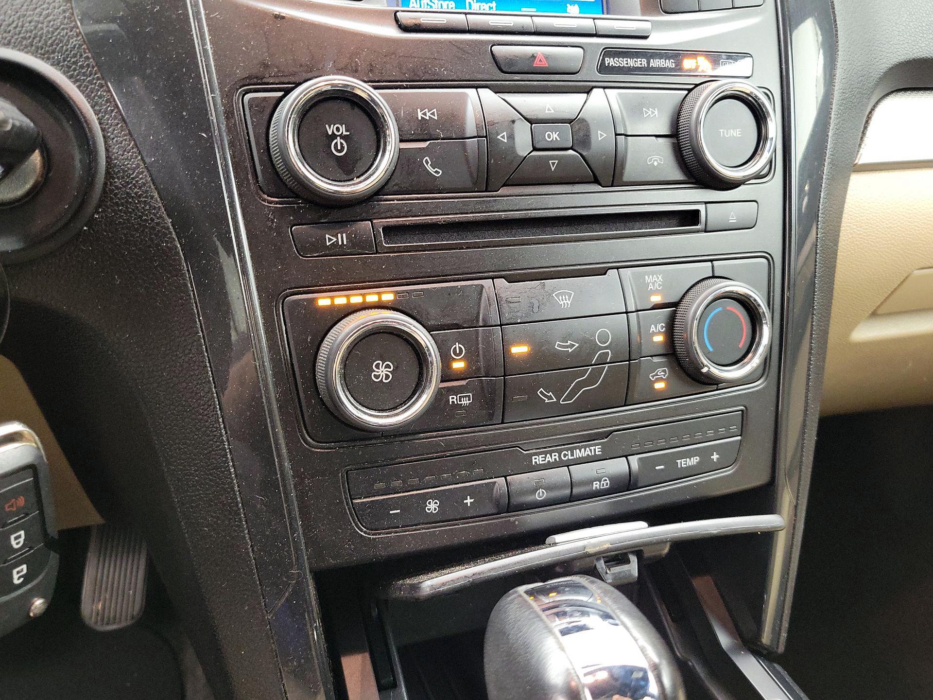 Thumbnail: 2016 Ford Explorer - 16