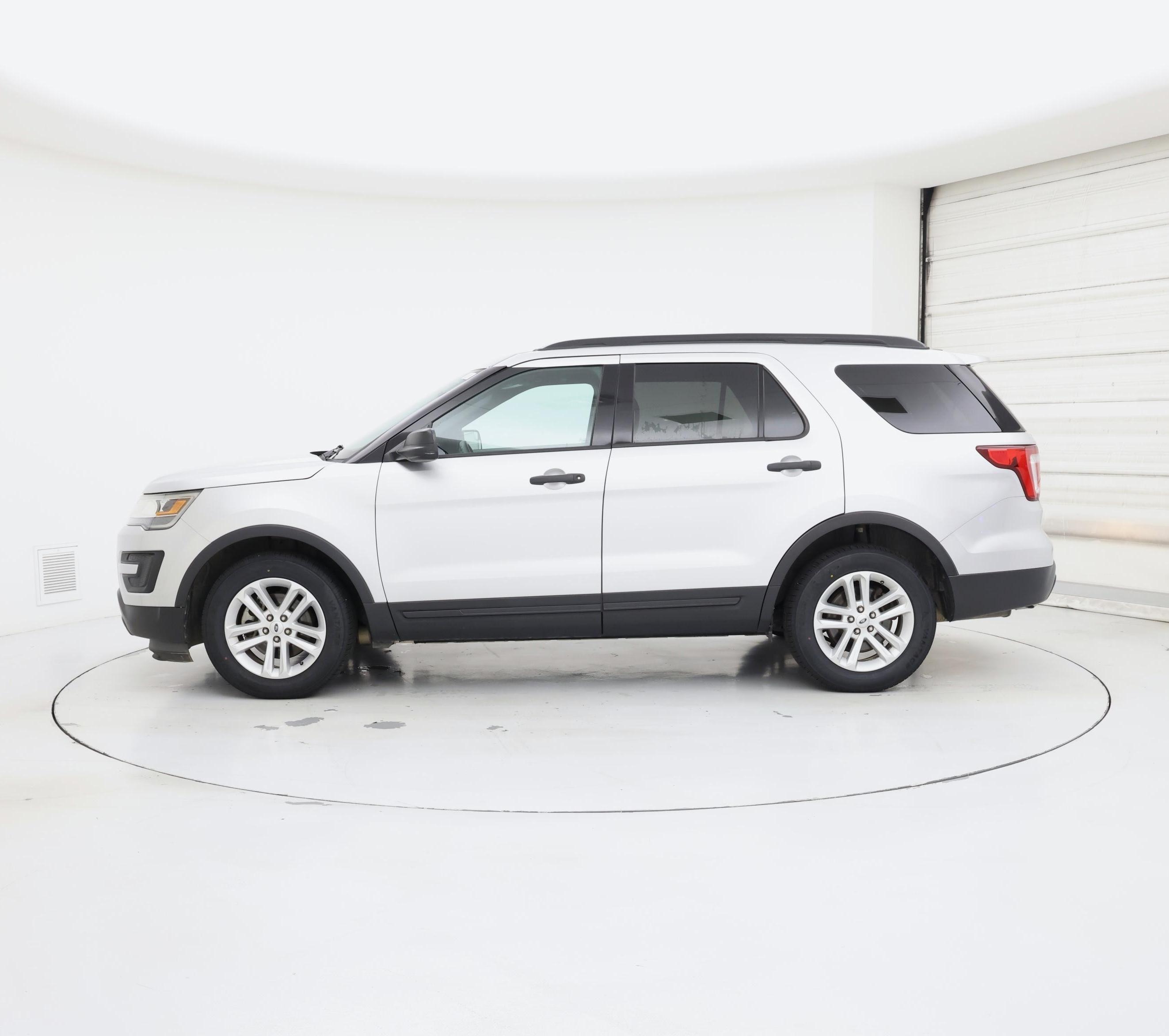 Thumbnail: 2016 Ford Explorer - 3