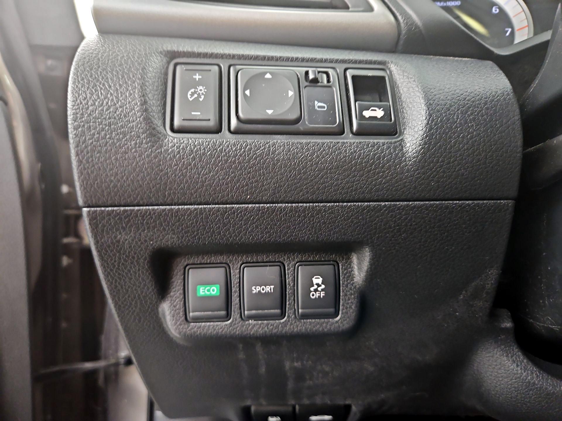 Thumbnail: 2015 Nissan Sentra - 13