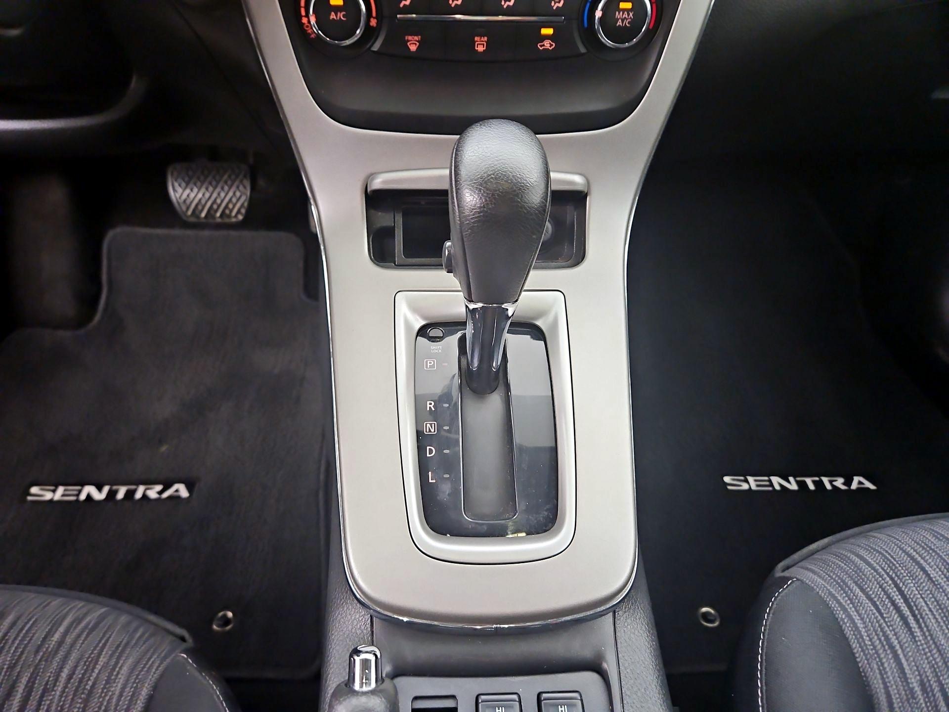 Thumbnail: 2015 Nissan Sentra - 17