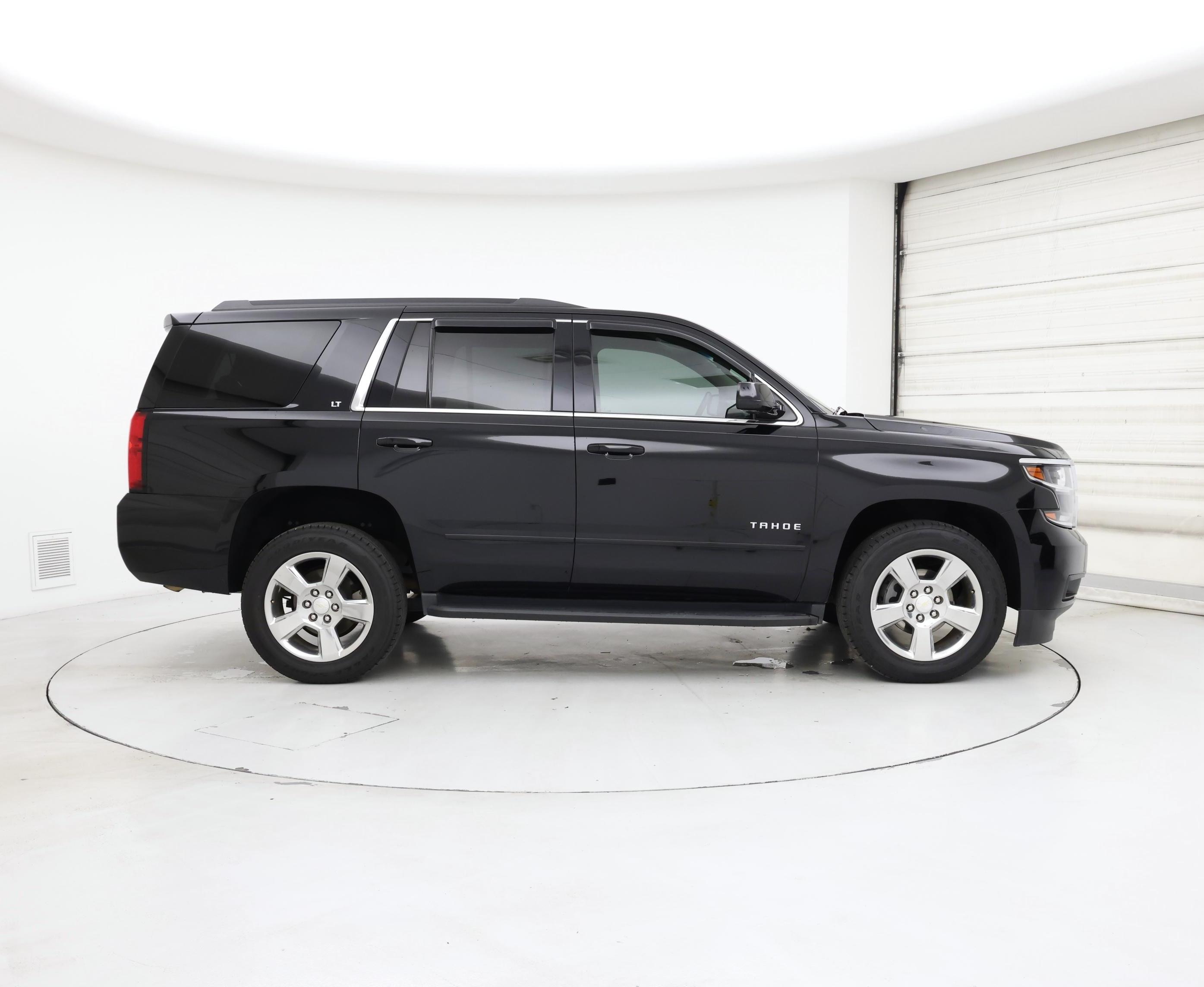 Thumbnail: 2017 Chevrolet Tahoe - 7