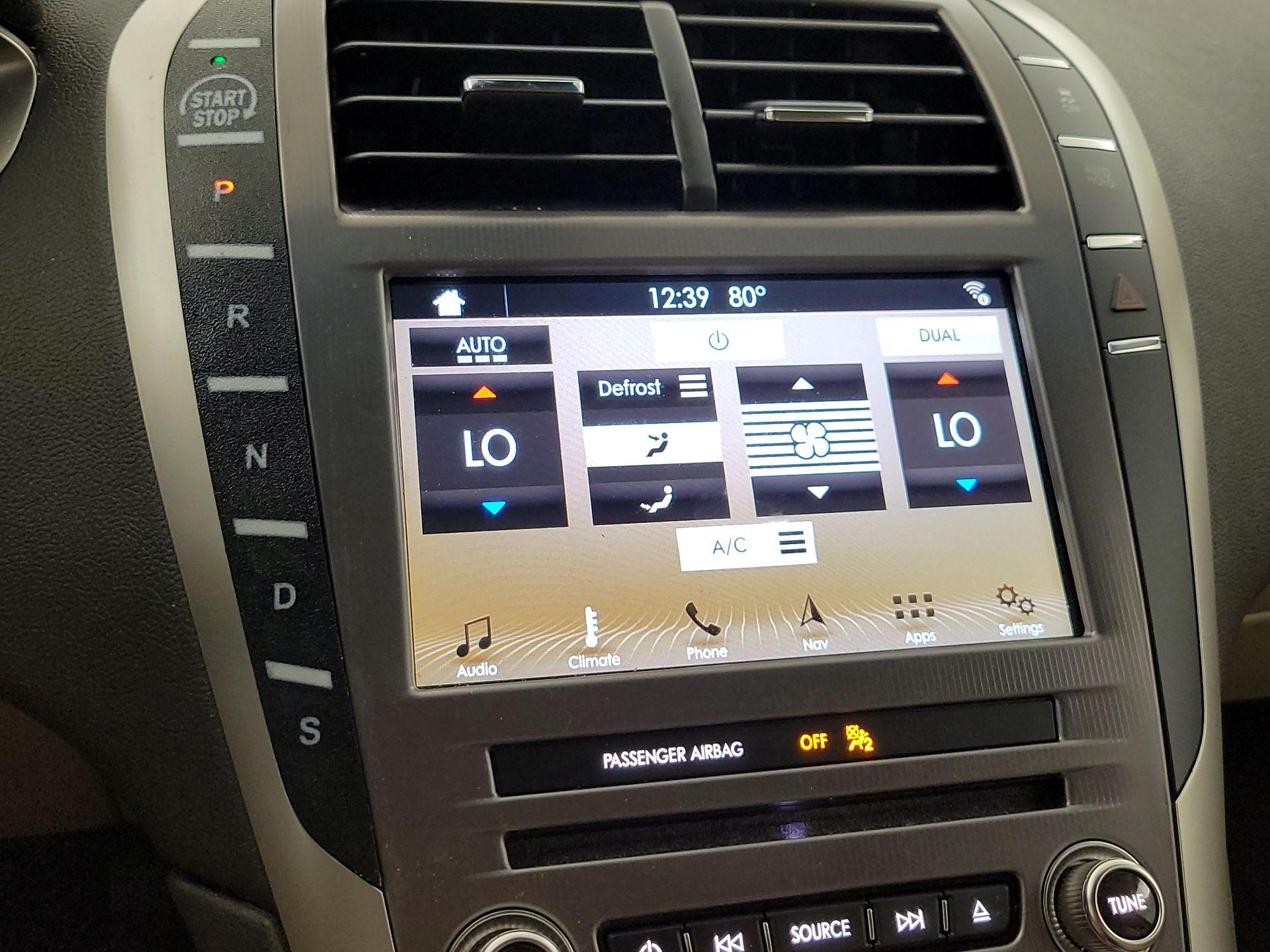 Thumbnail: 2018 Lincoln MKZ - 17