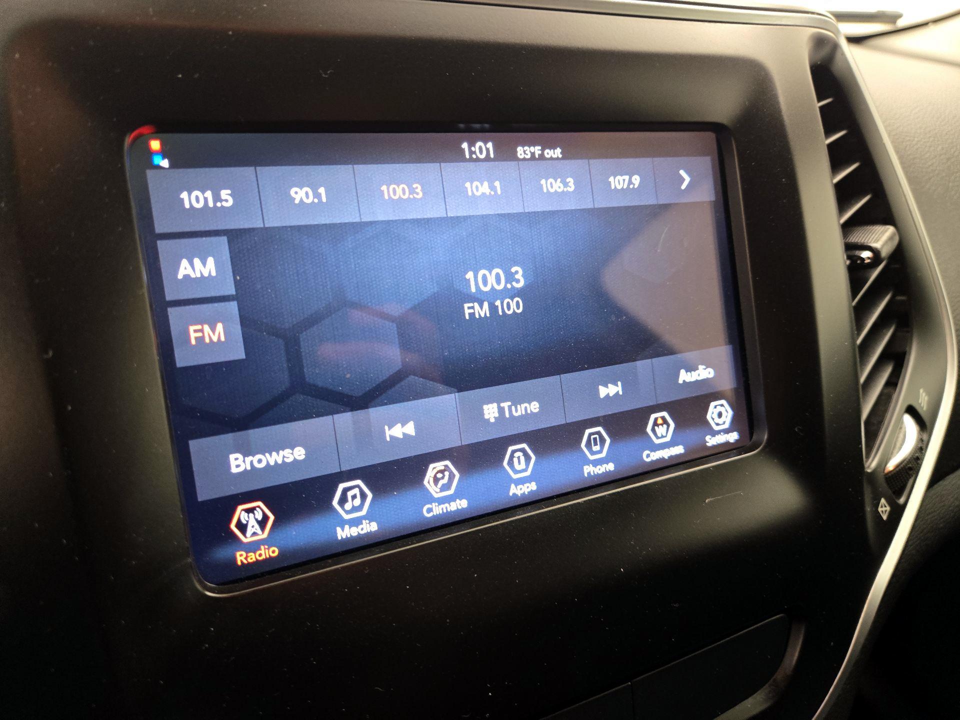 Thumbnail: 2019 Jeep Cherokee - 13