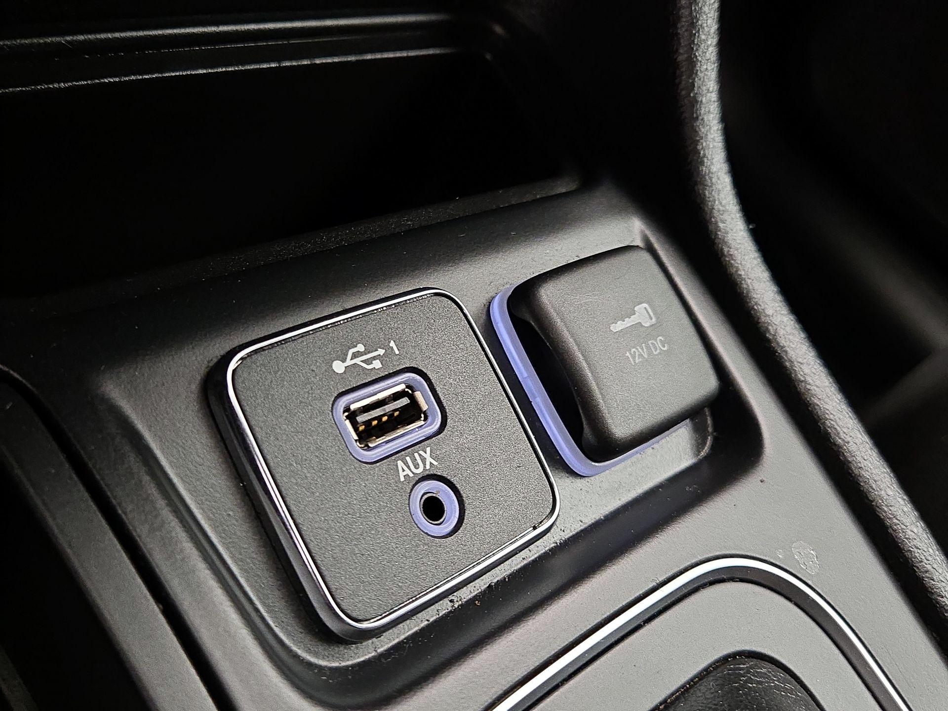 Thumbnail: 2019 Jeep Cherokee - 16