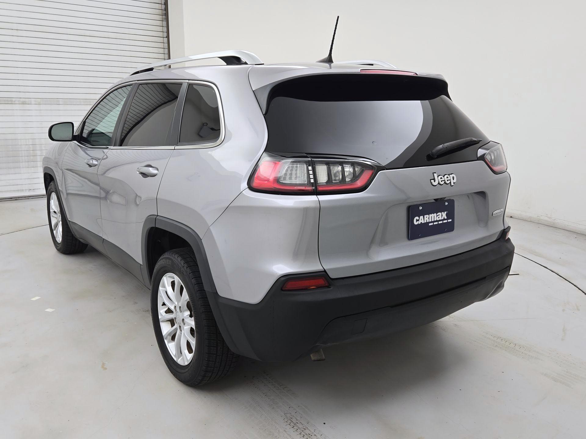 Thumbnail: 2019 Jeep Cherokee - 7
