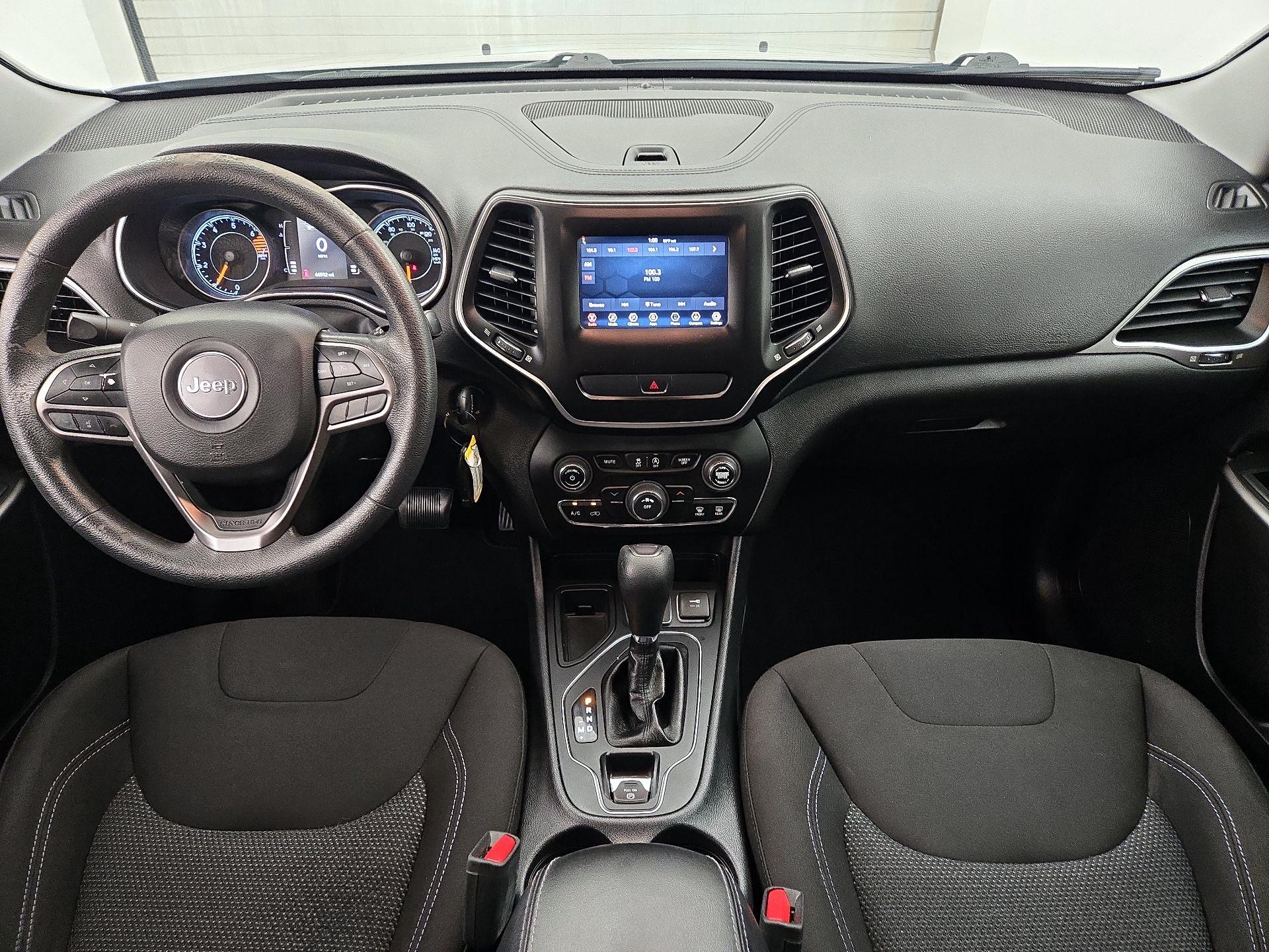 Thumbnail: 2019 Jeep Cherokee - 8