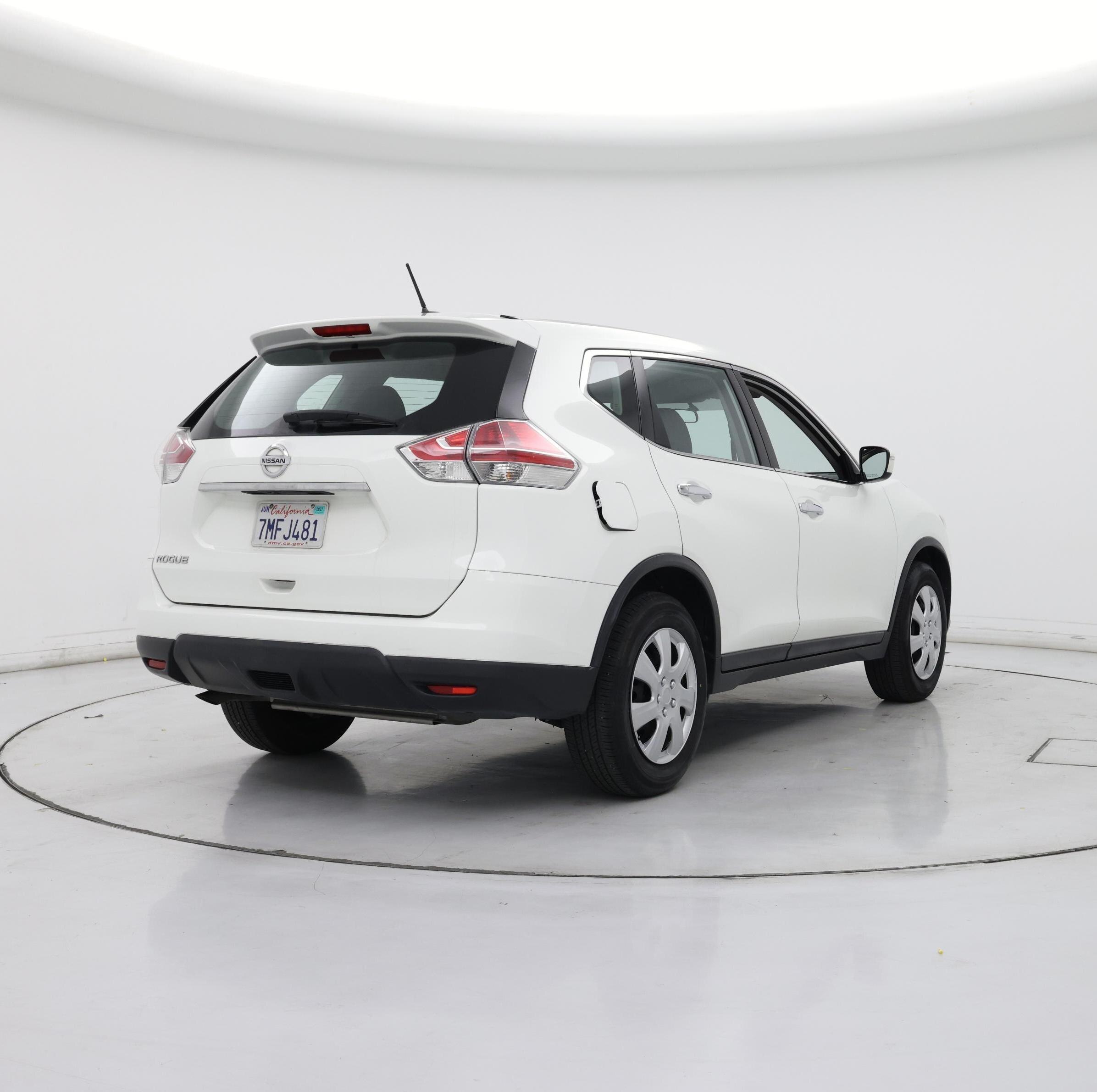 Thumbnail: 2015 Nissan Rogue - 8
