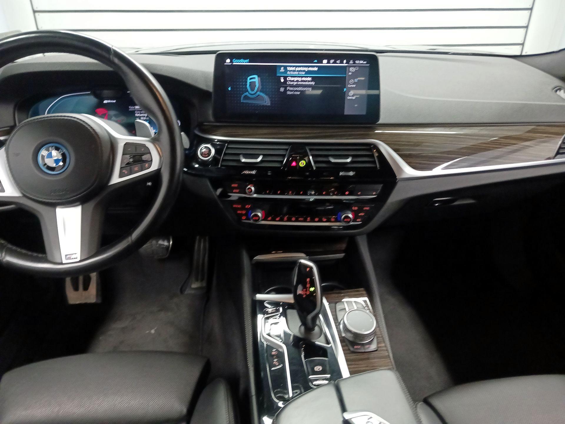 Thumbnail: 2023 BMW 5 Series - 9