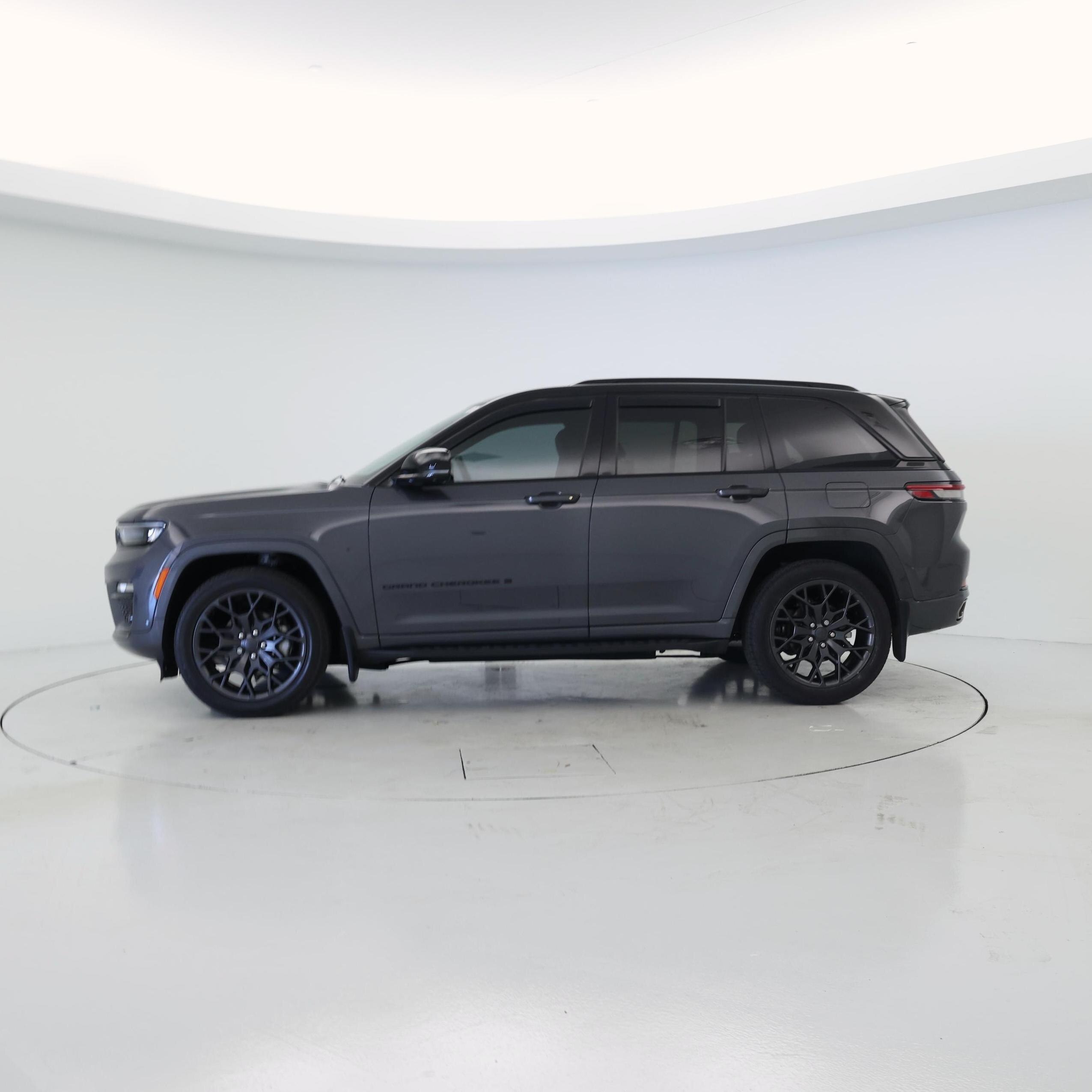 Thumbnail: 2025 Jeep Grand Cherokee - 3