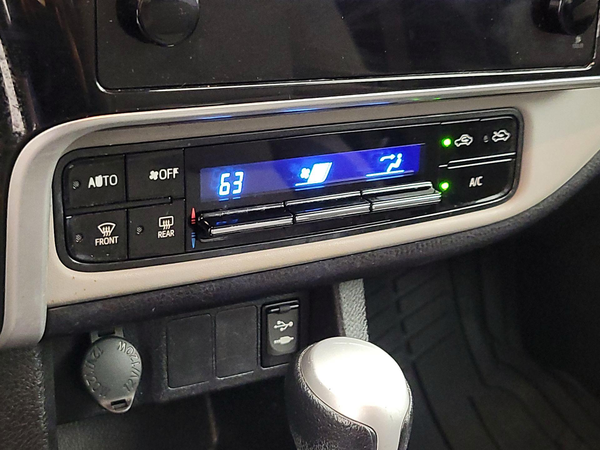 Thumbnail: 2019 Toyota Corolla - 16