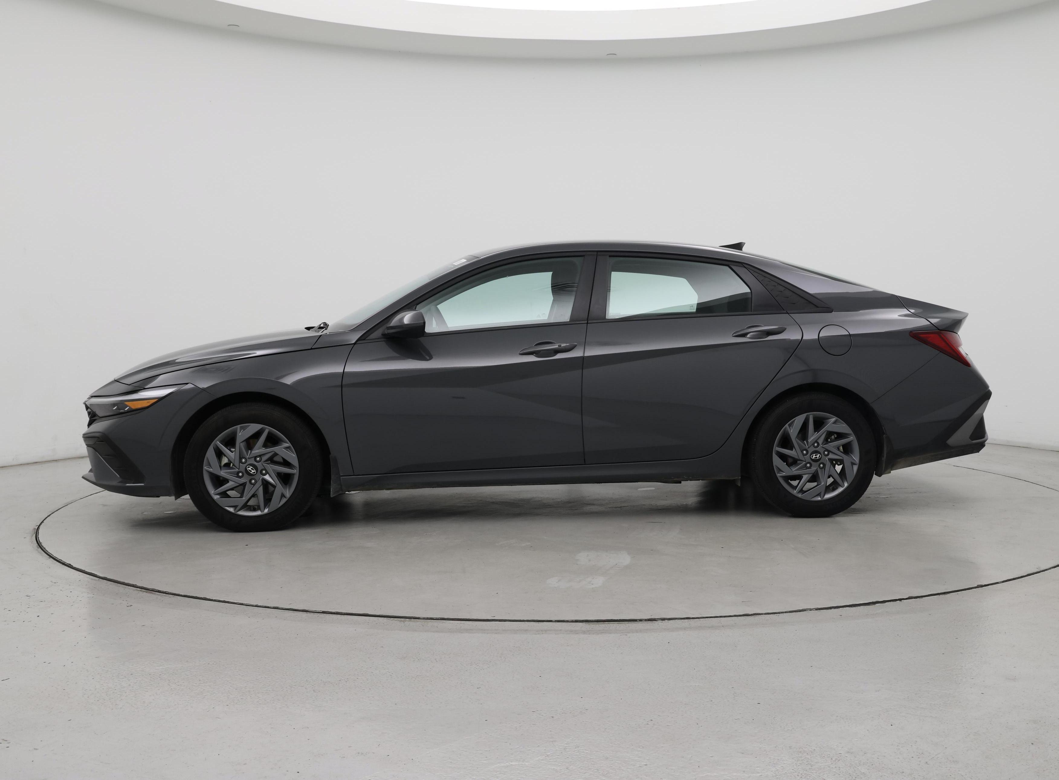 Thumbnail: 2025 Hyundai Elantra - 3