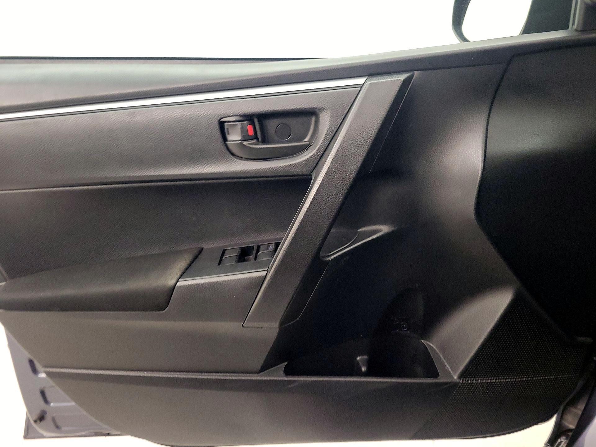 Thumbnail: 2016 Toyota Corolla - 12