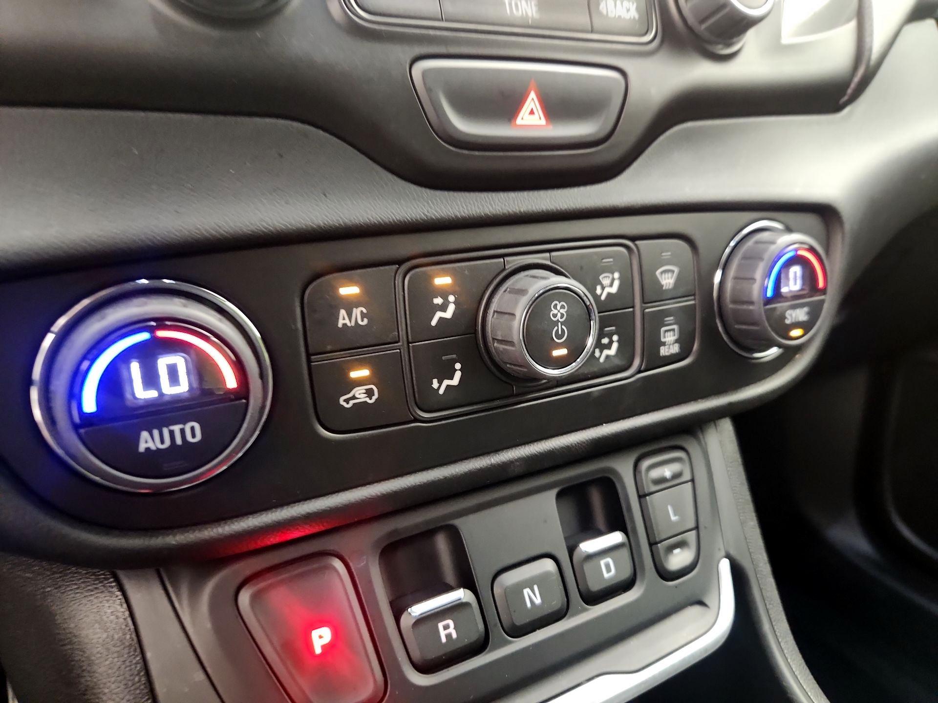 Thumbnail: 2018 GMC Terrain - 16