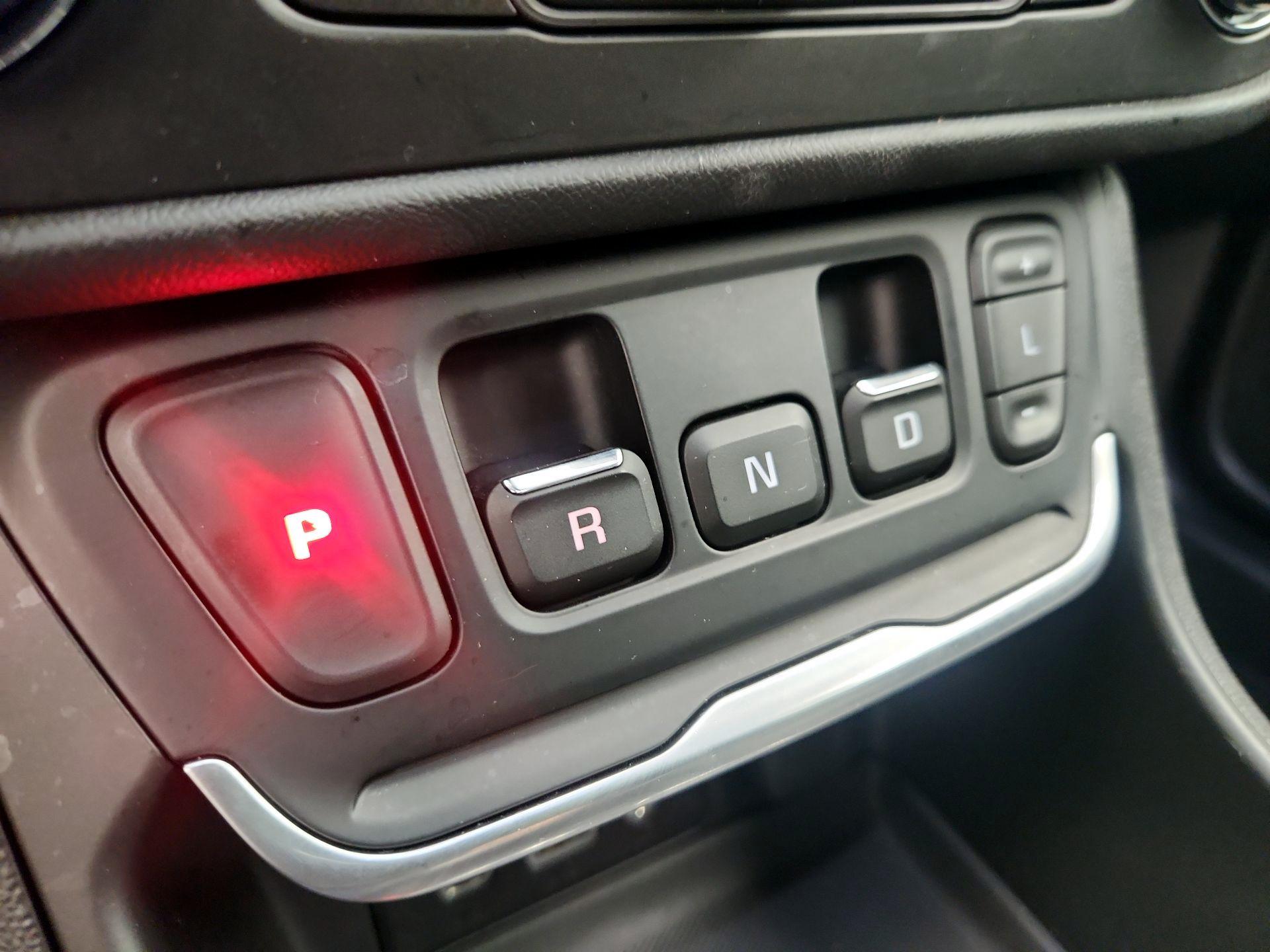 Thumbnail: 2018 GMC Terrain - 17