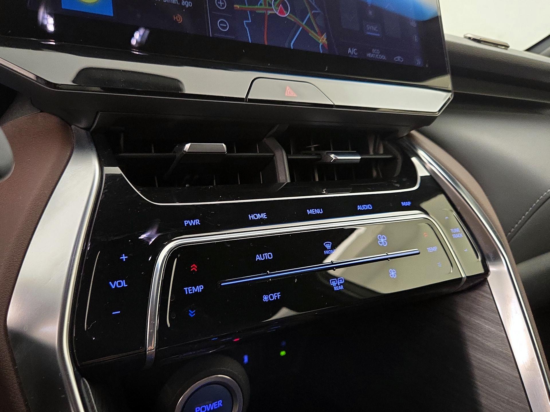 Thumbnail: 2021 Toyota Venza - 17