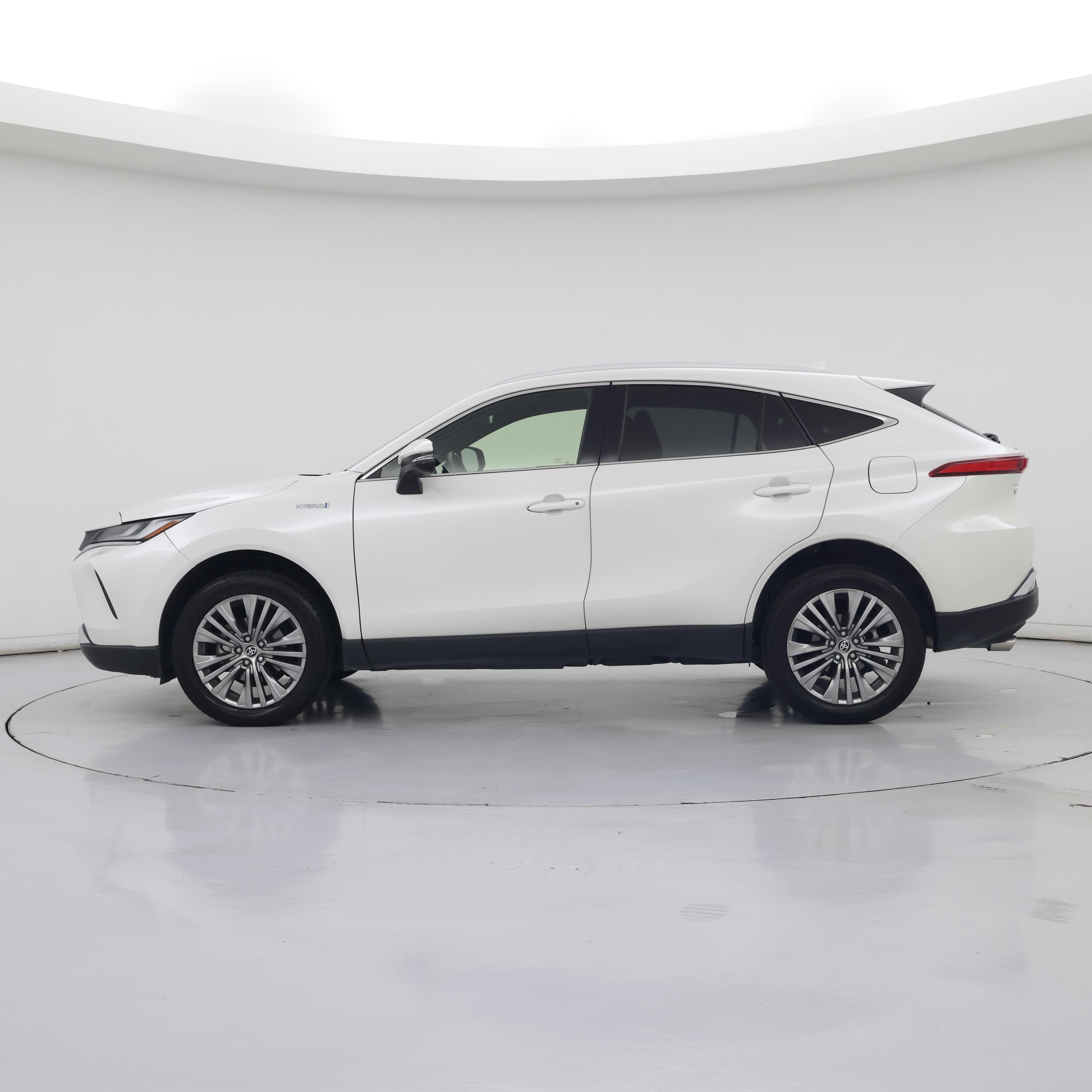 Thumbnail: 2021 Toyota Venza - 3