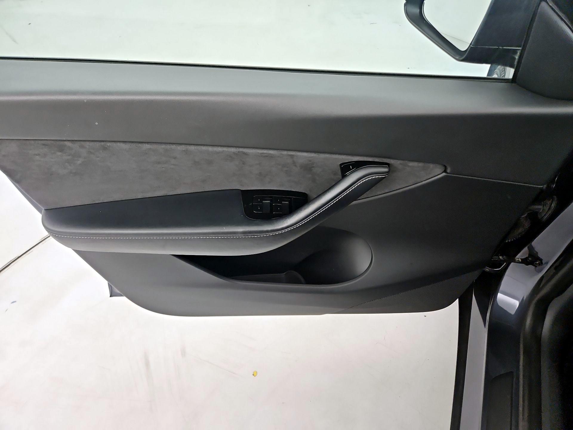 Thumbnail: 2020 Tesla Model Y - 12