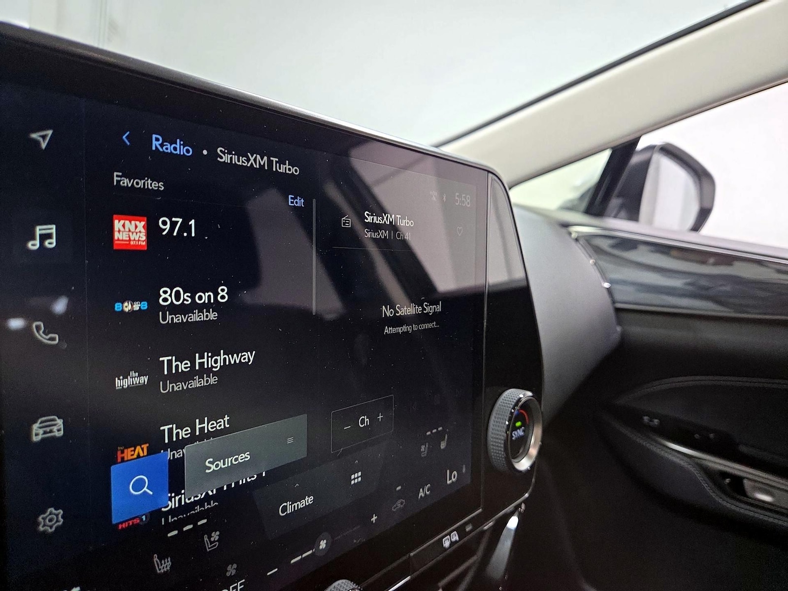 2025 Lexus NX Hybrid 350h - Photo 12