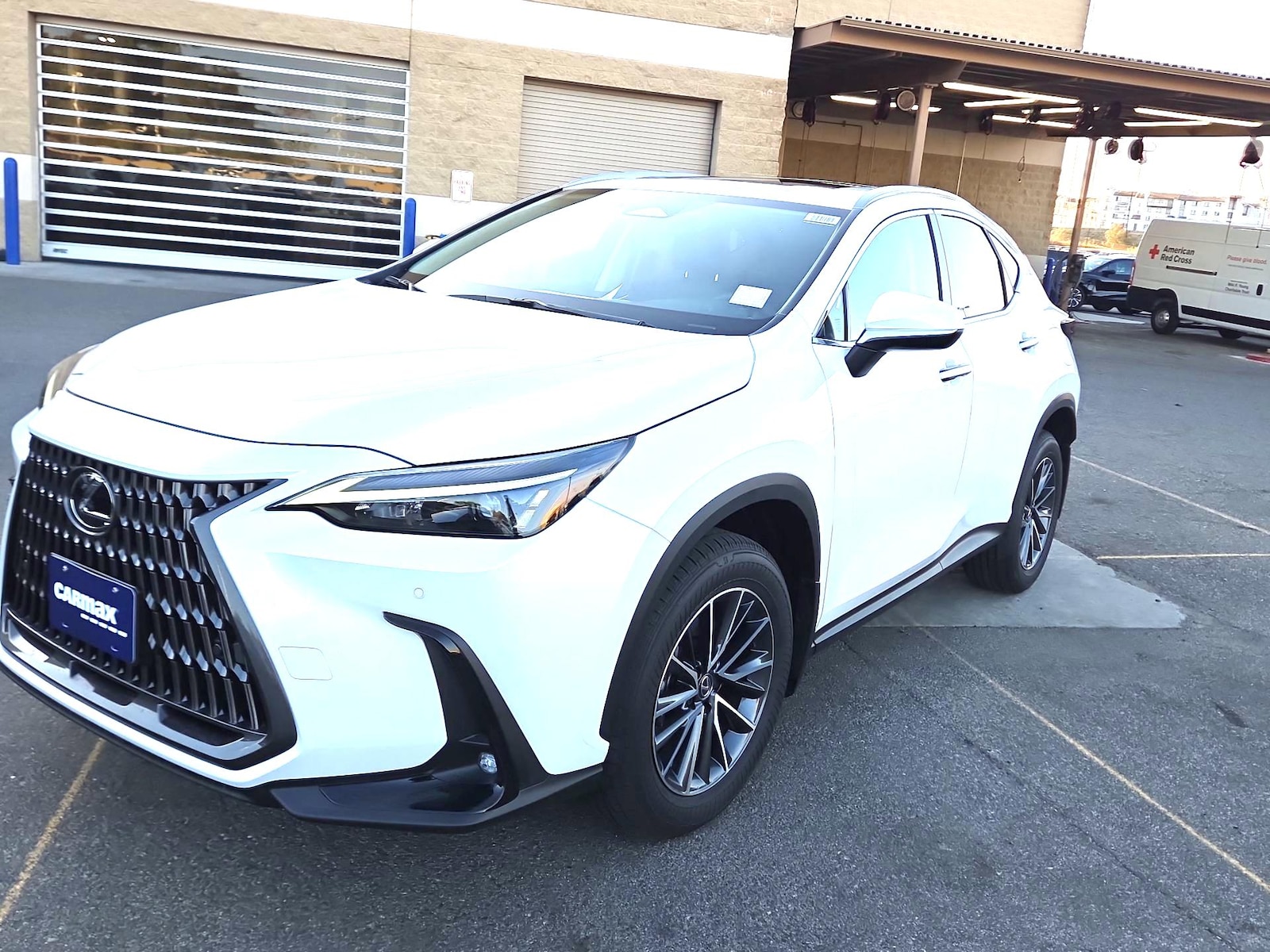 2025 Lexus NX Hybrid 350h - Photo 3