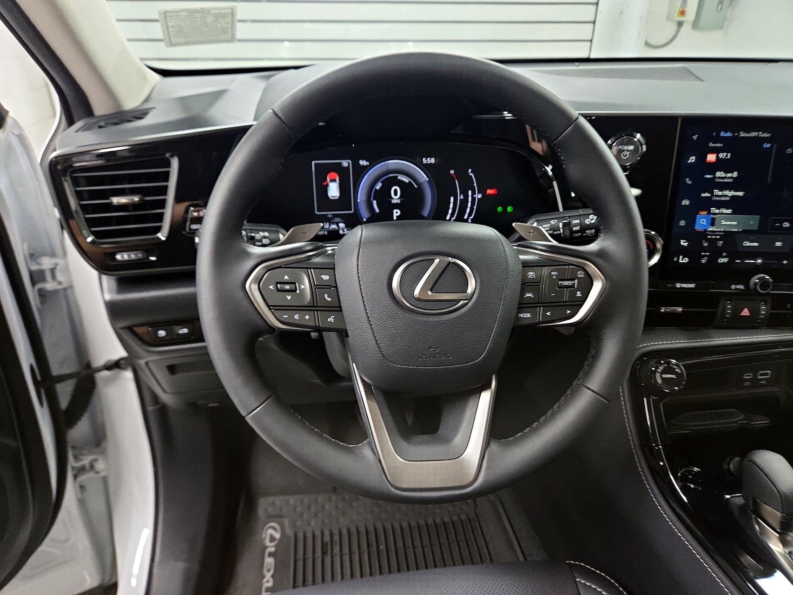 2025 Lexus NX Hybrid 350h - Photo 9