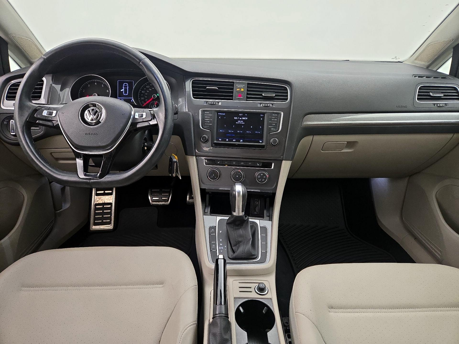 Thumbnail: 2017 Volkswagen Golf - 9