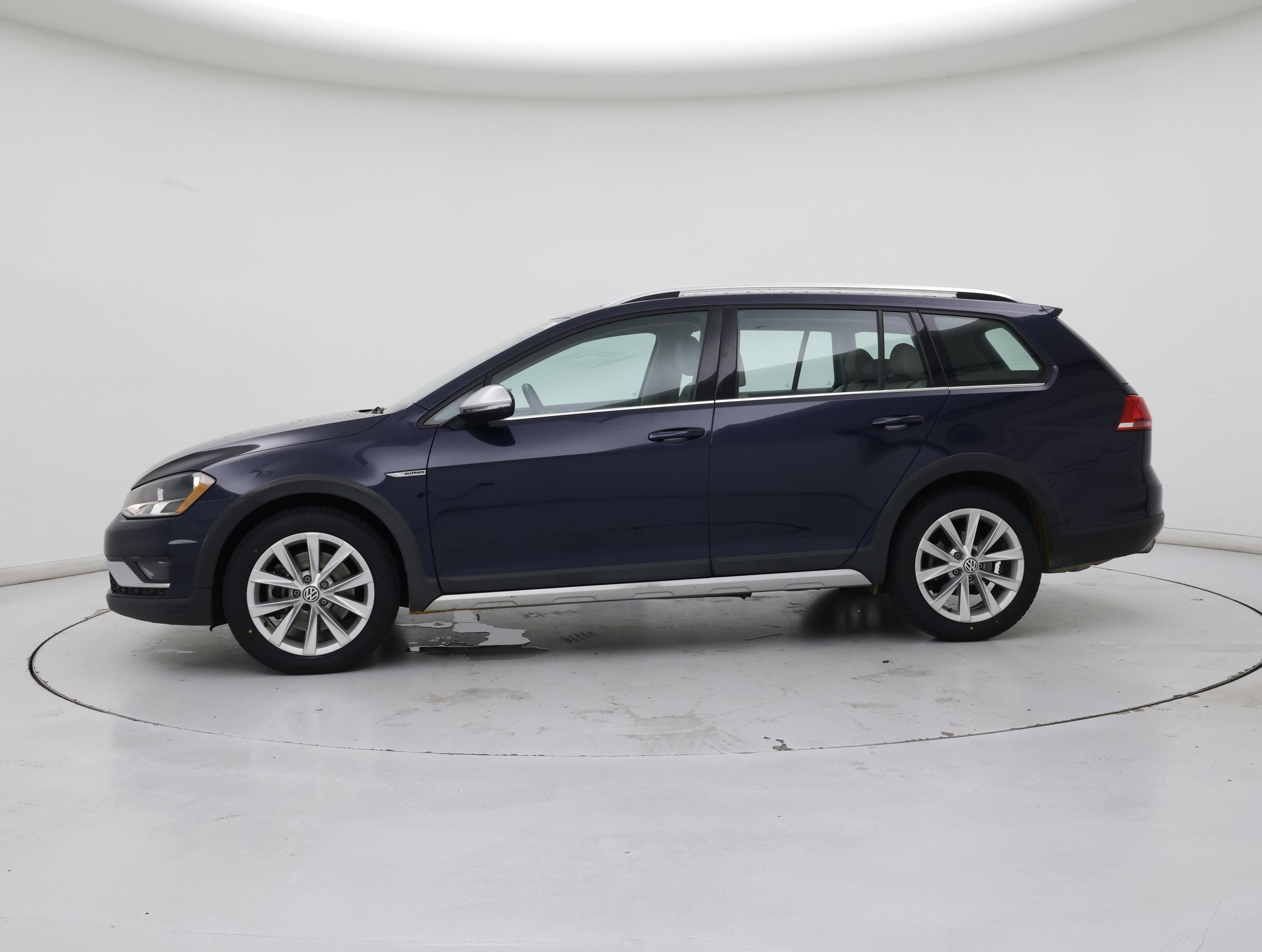 Thumbnail: 2017 Volkswagen Golf - 3