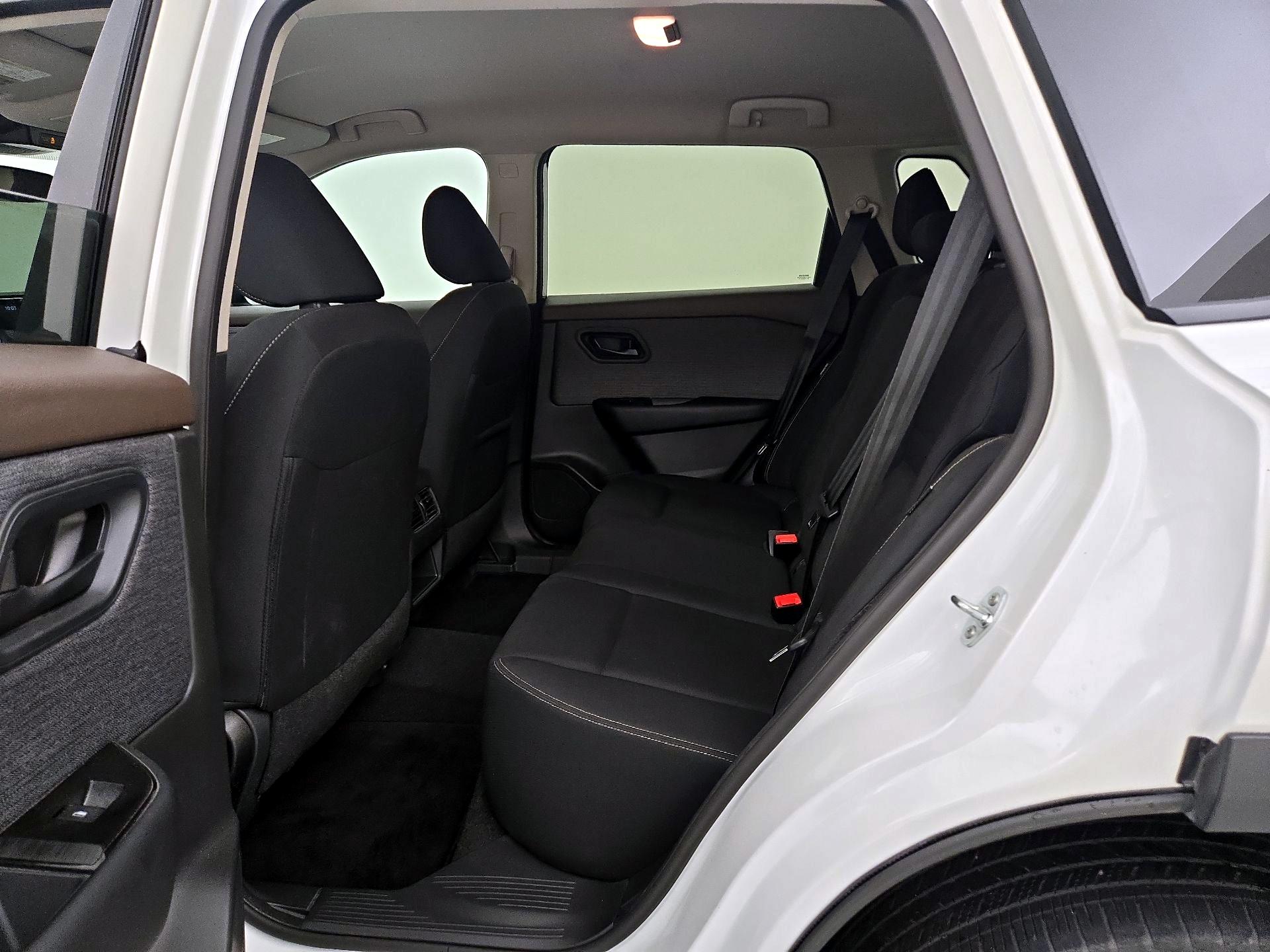 Thumbnail: 2023 Nissan Rogue - 19