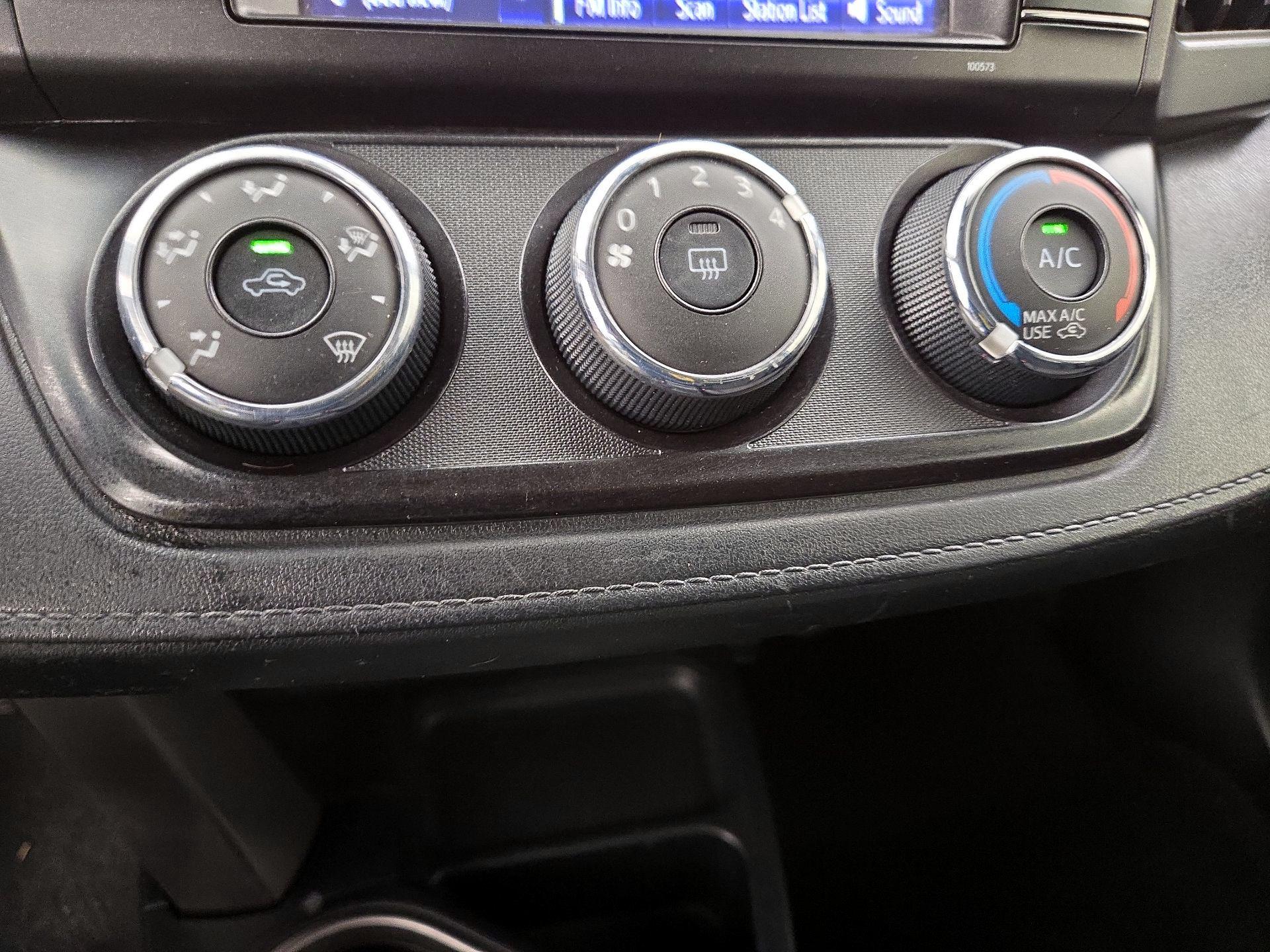 Thumbnail: 2018 Toyota RAV4 - 16