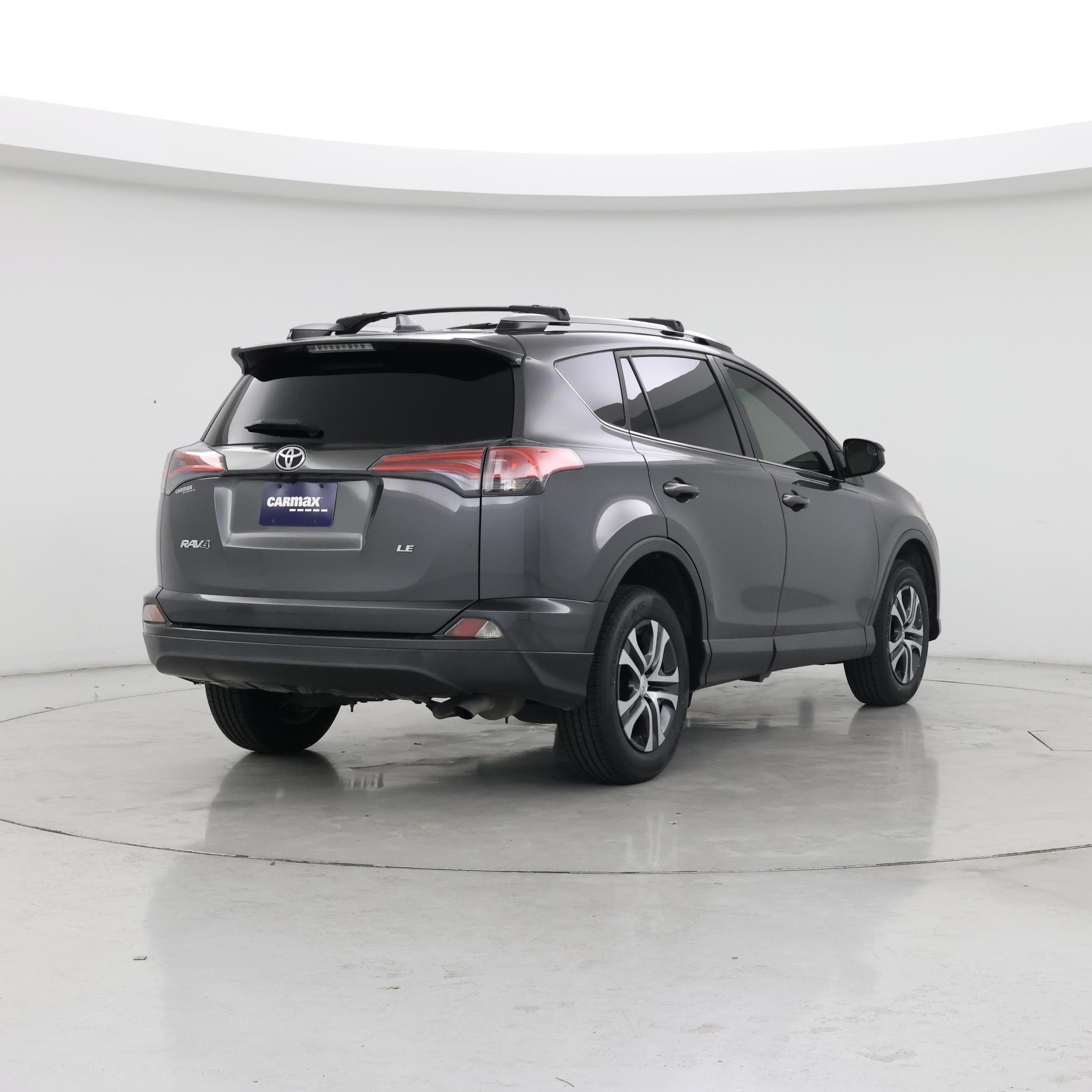 Thumbnail: 2018 Toyota RAV4 - 8