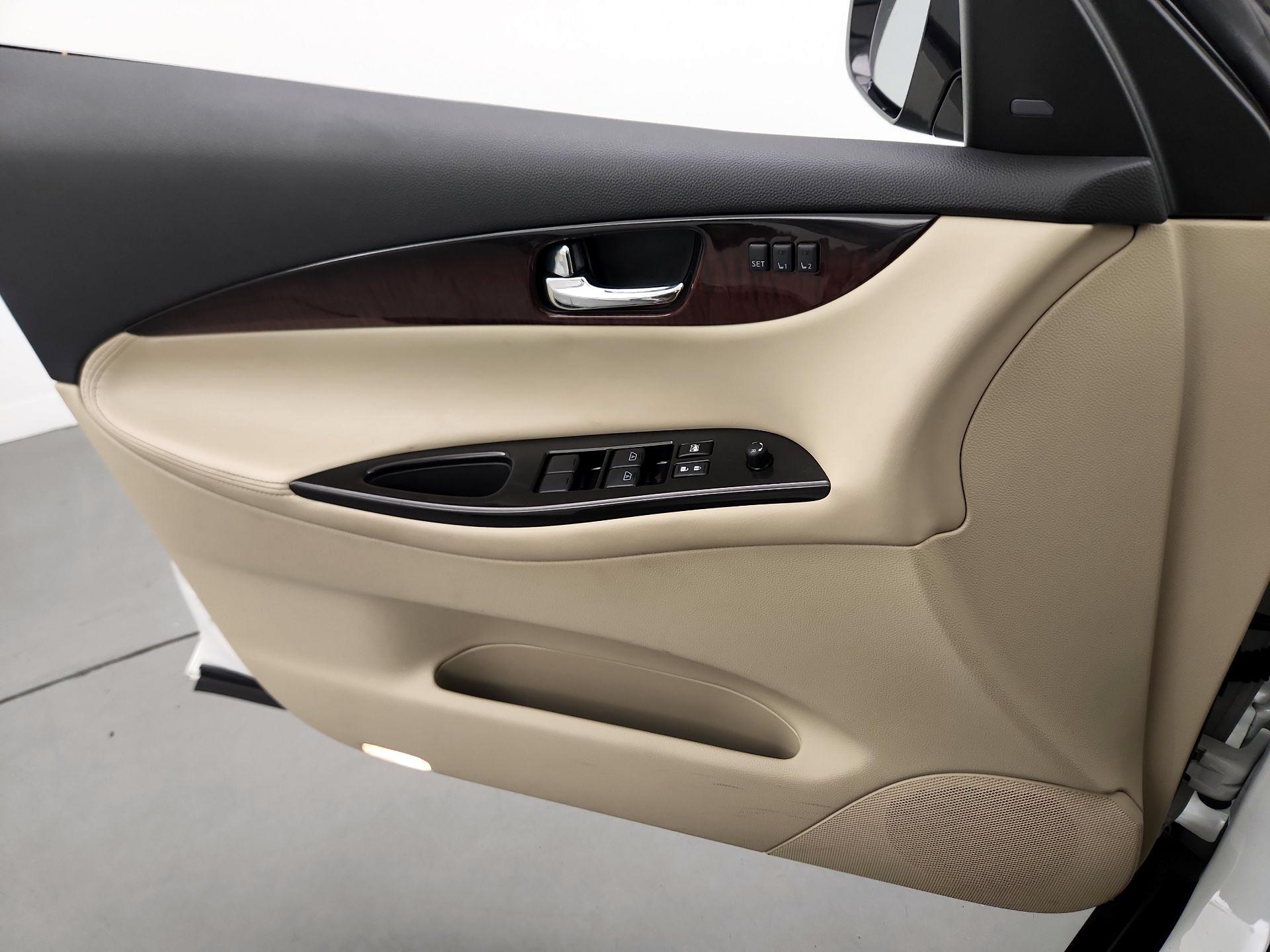 Thumbnail: 2017 INFINITI QX50 - 12