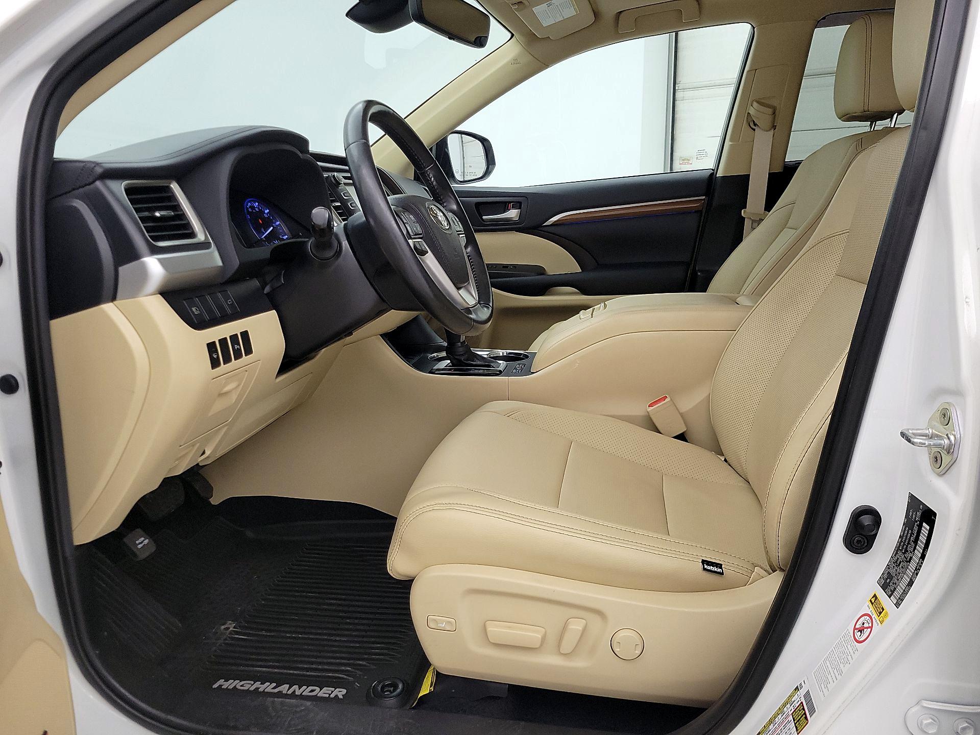Thumbnail: 2019 Toyota Highlander - 11