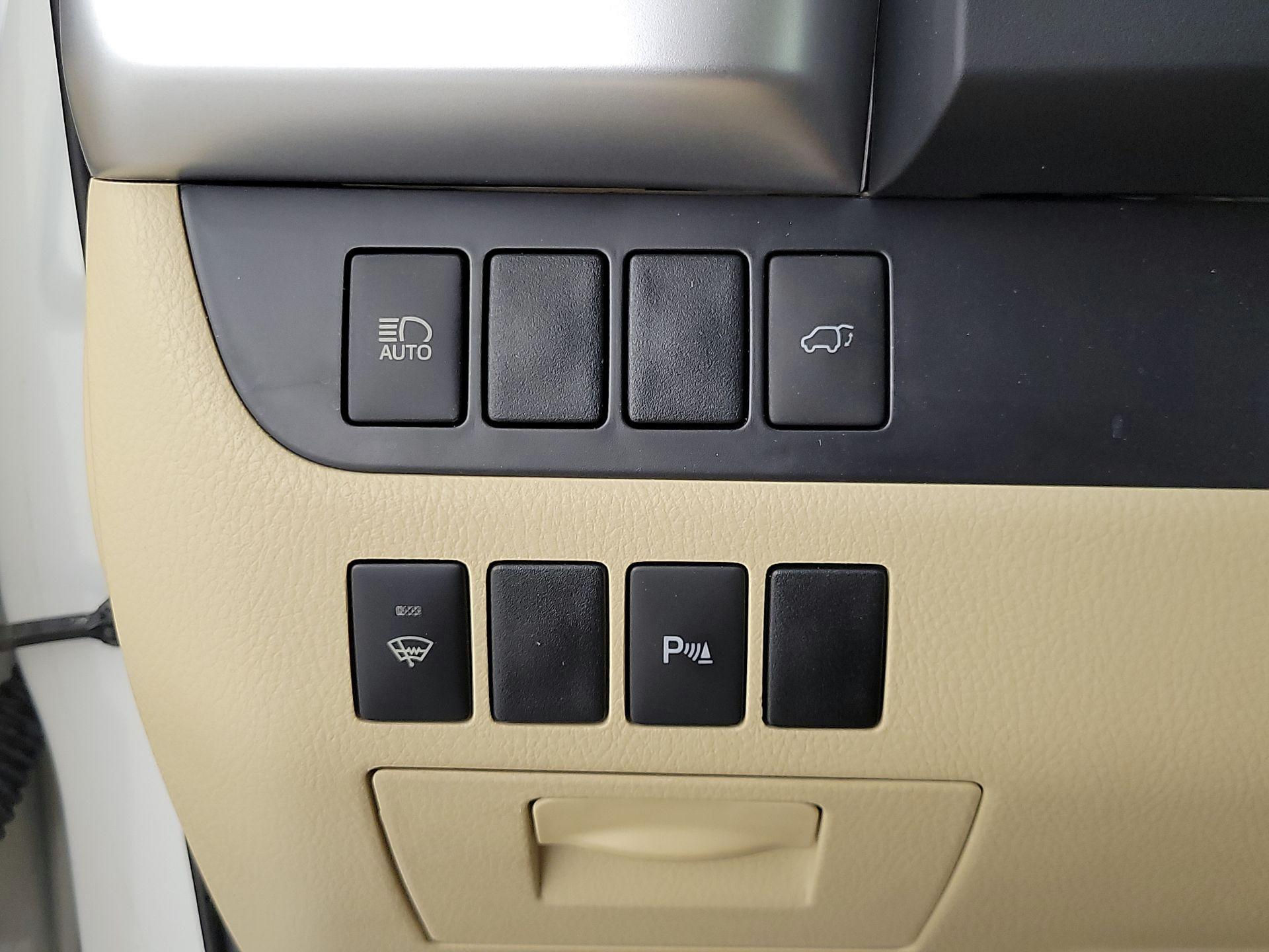 Thumbnail: 2019 Toyota Highlander - 13