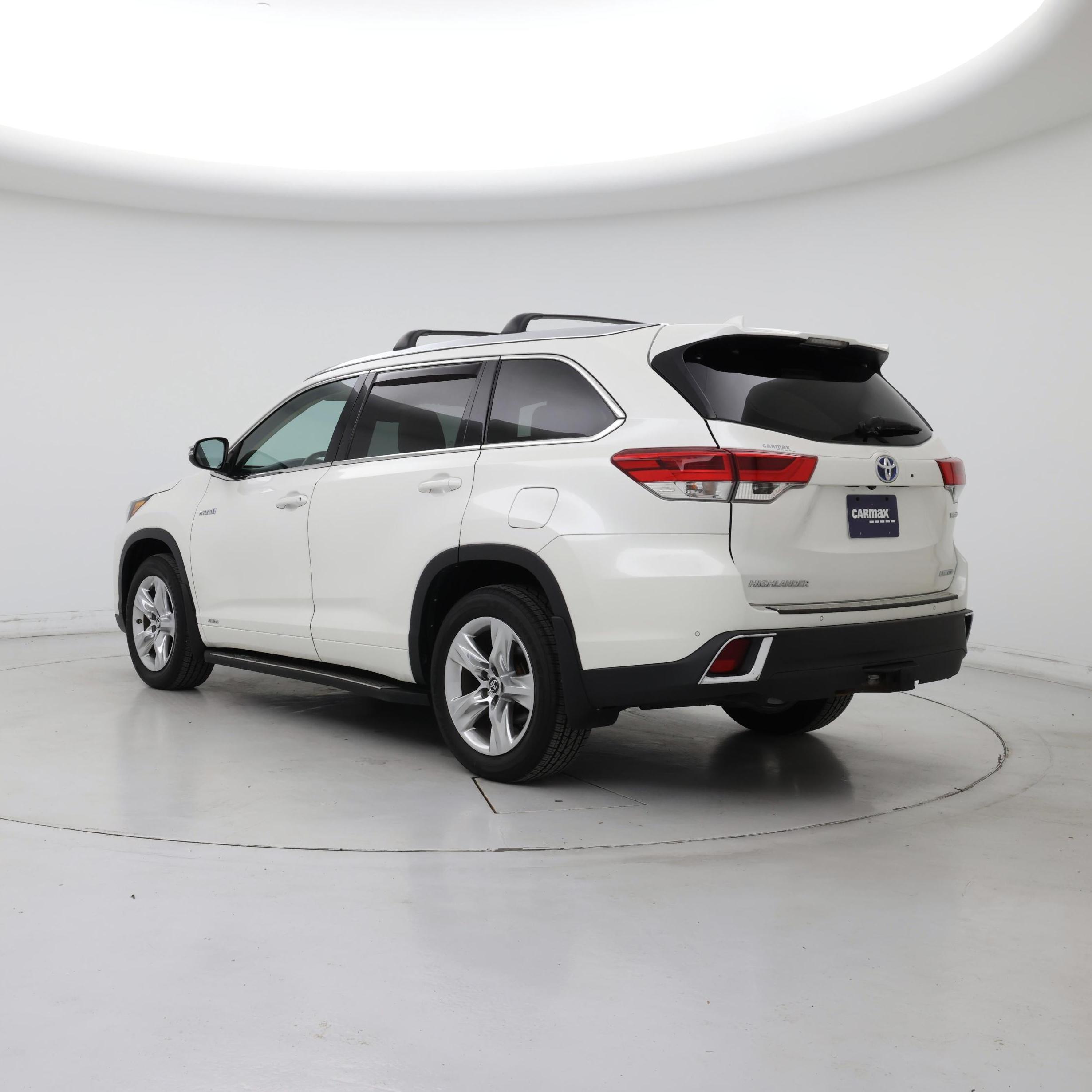 Thumbnail: 2019 Toyota Highlander - 2