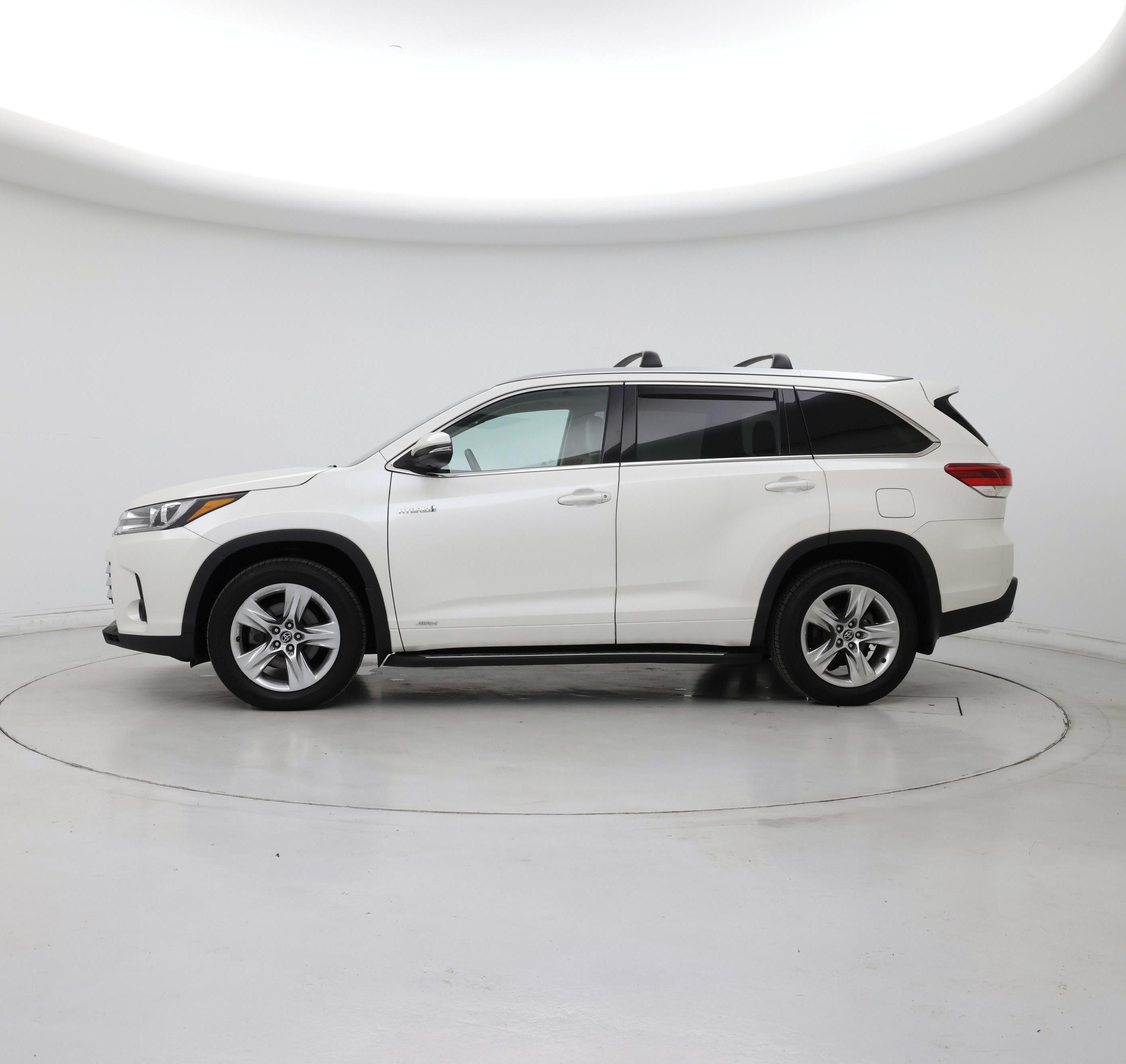 Thumbnail: 2019 Toyota Highlander - 3