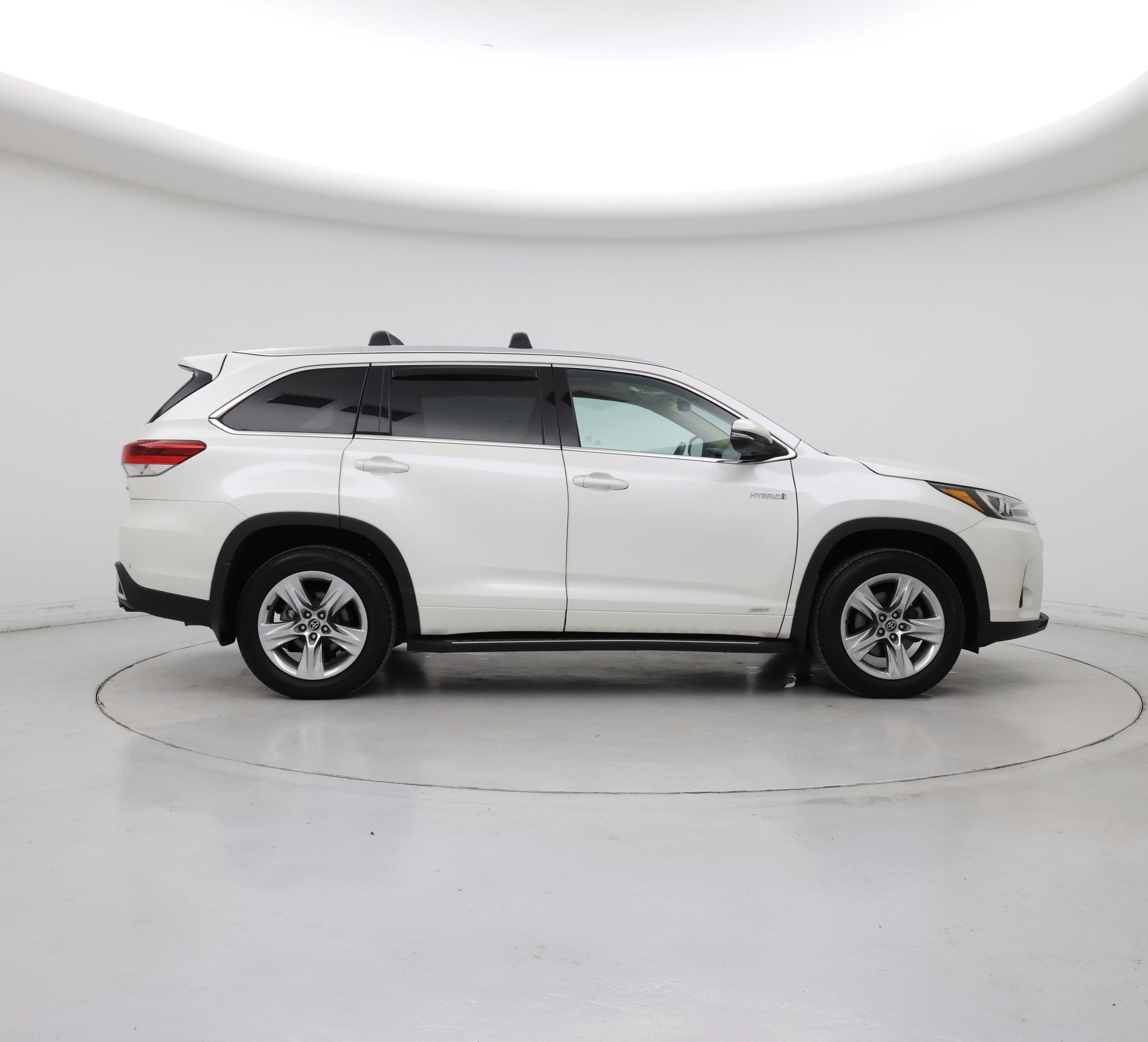 Thumbnail: 2019 Toyota Highlander - 7