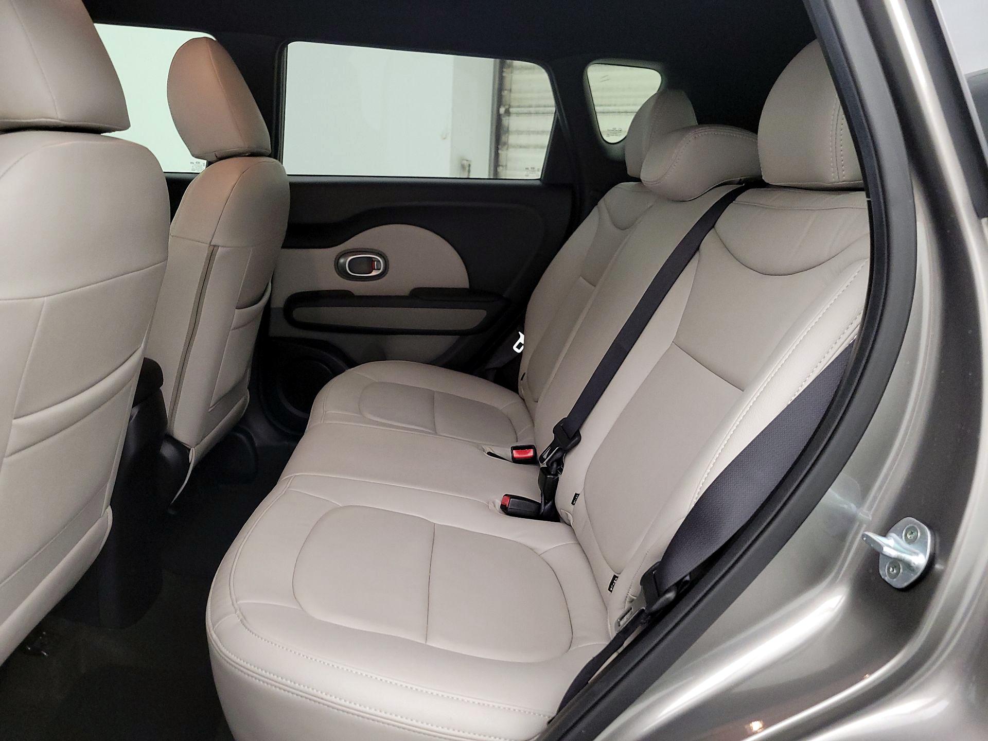Thumbnail: 2015 Kia Soul - 18
