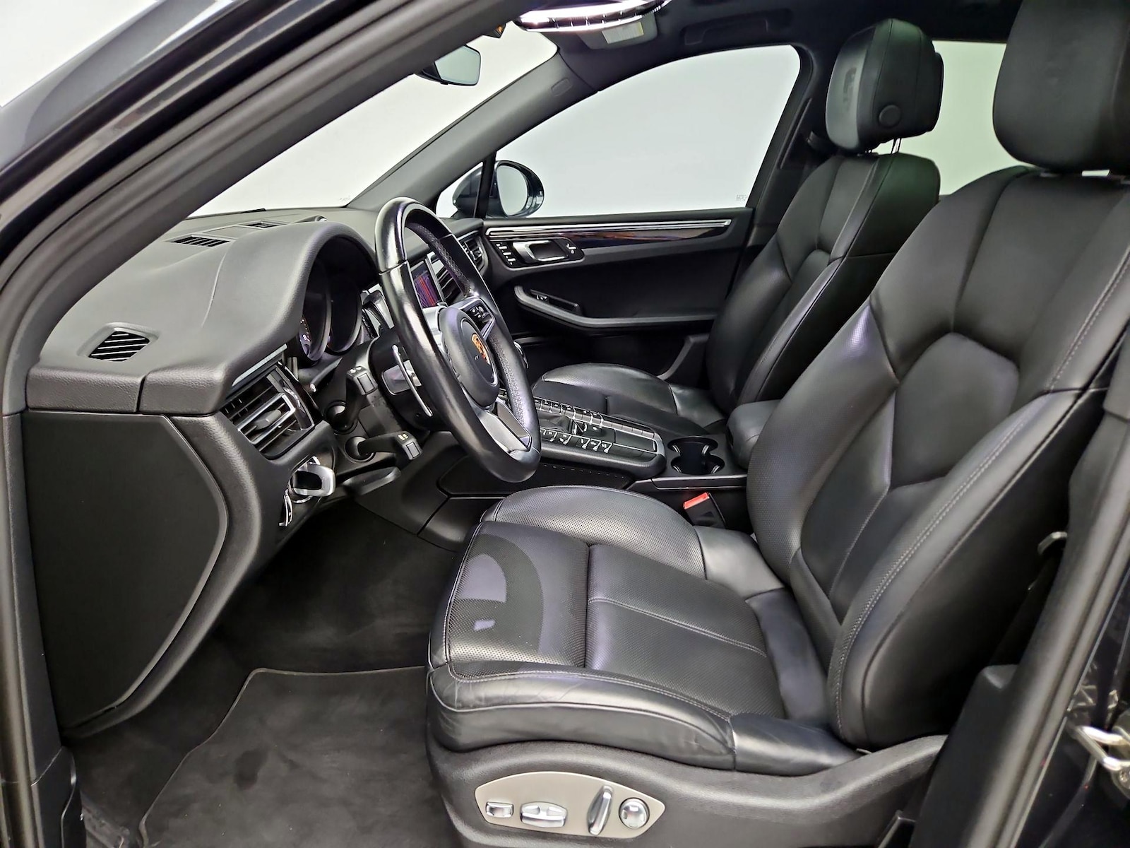 2021 Porsche Macan S - Photo 12