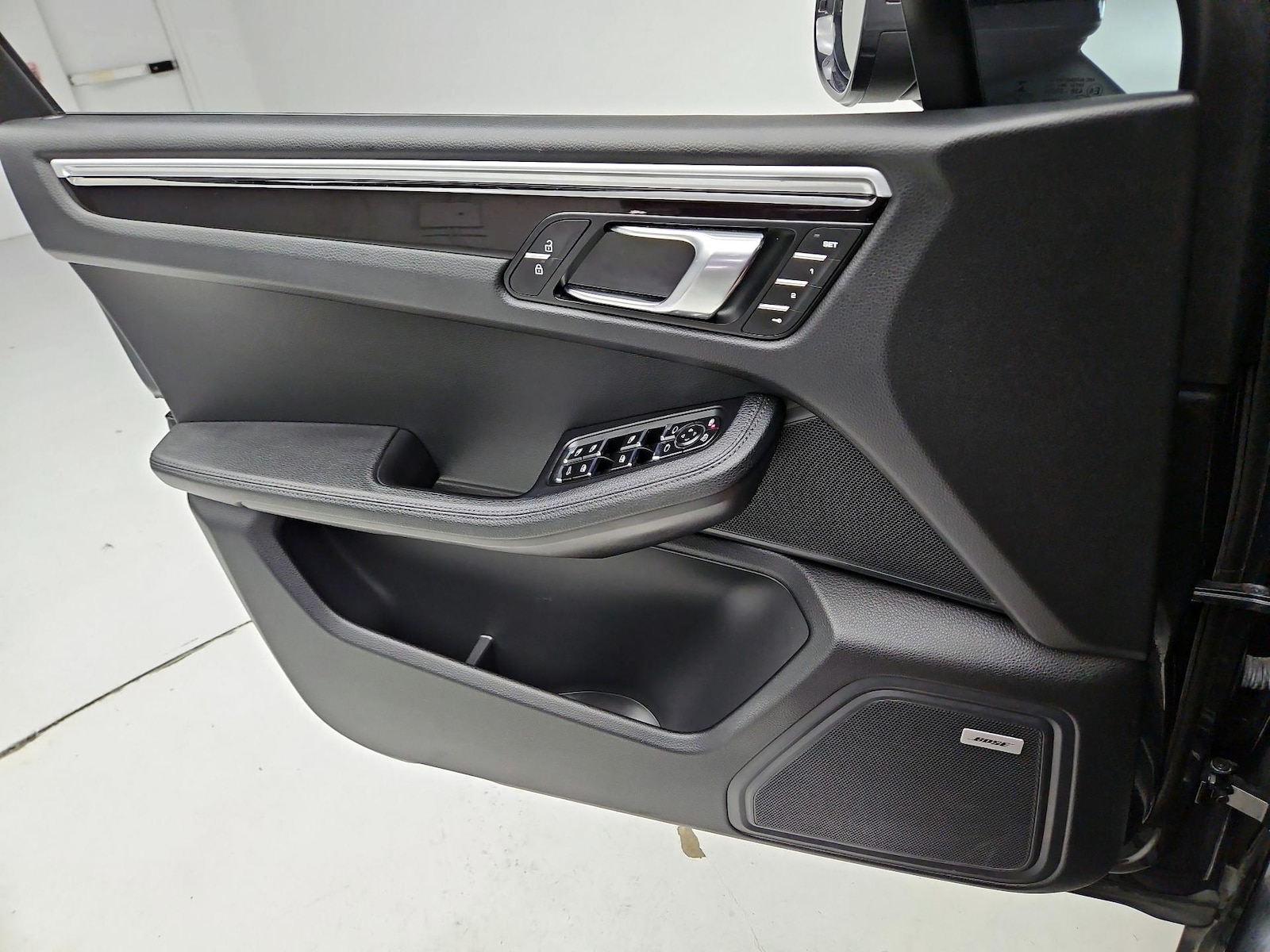 2021 Porsche Macan S - Photo 13