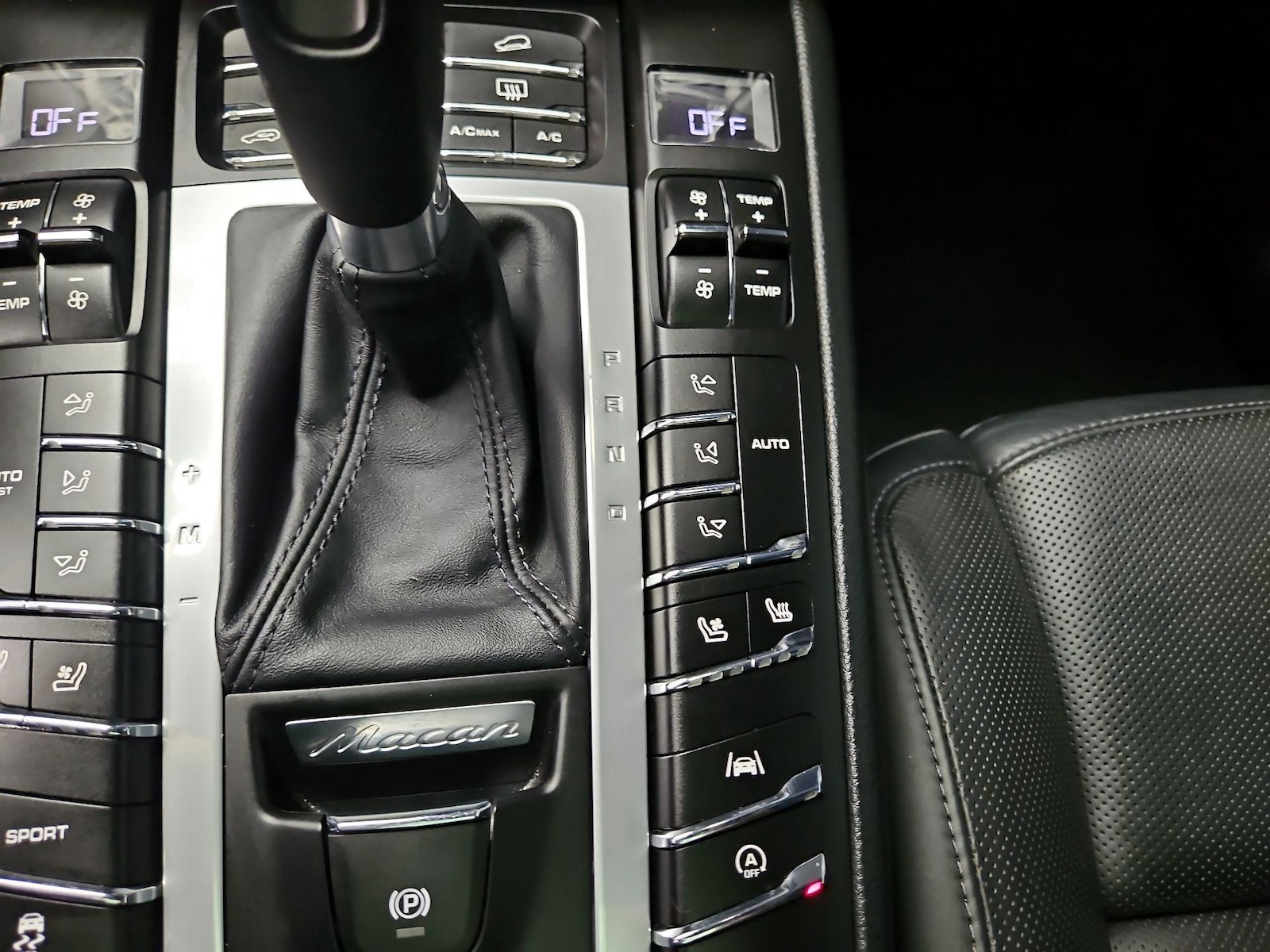 2021 Porsche Macan S - Photo 18