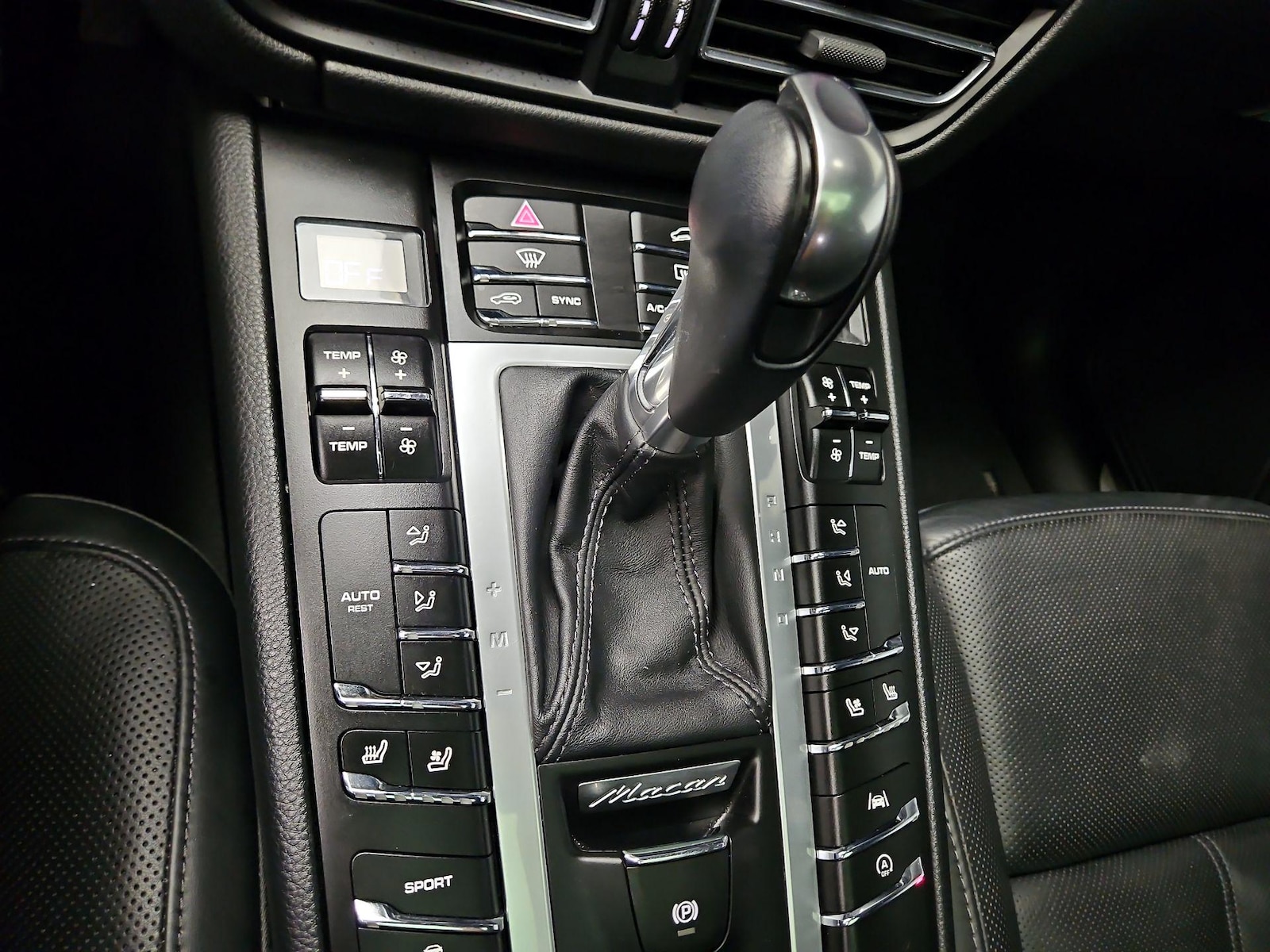 2021 Porsche Macan S - Photo 19